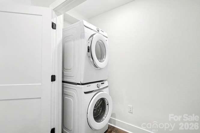 1300 E 10th Street 11 Property Photo 12