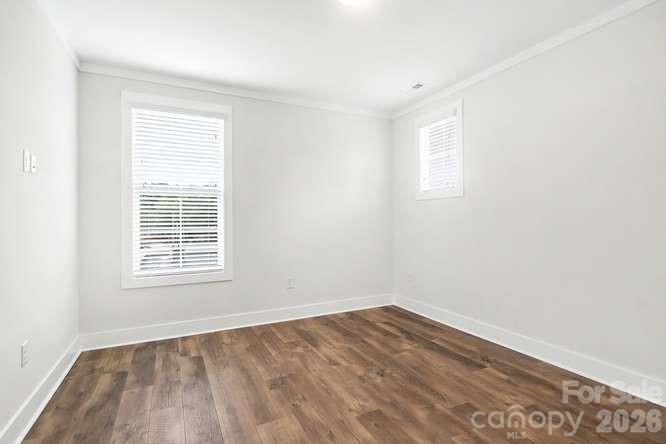 1300 E 10th Street 11 Property Photo 13
