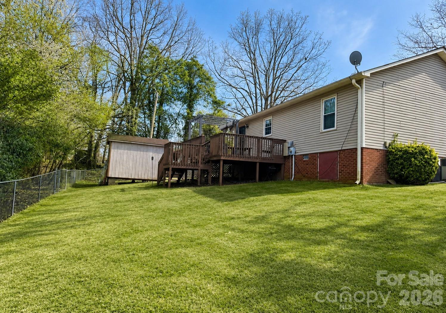 1404 E Council Street Property Photo 2