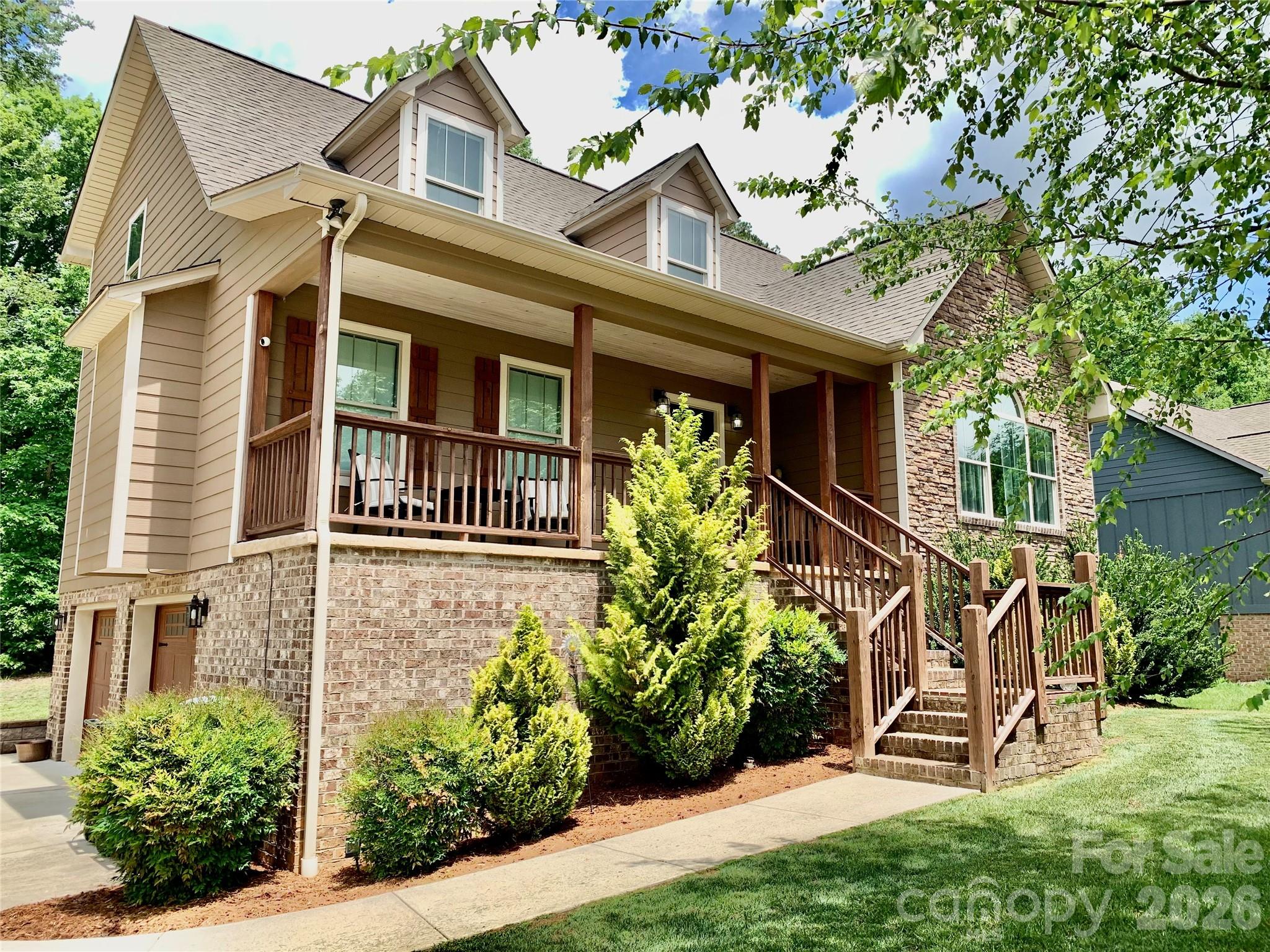 124 Maplewood Court Property Photo 1