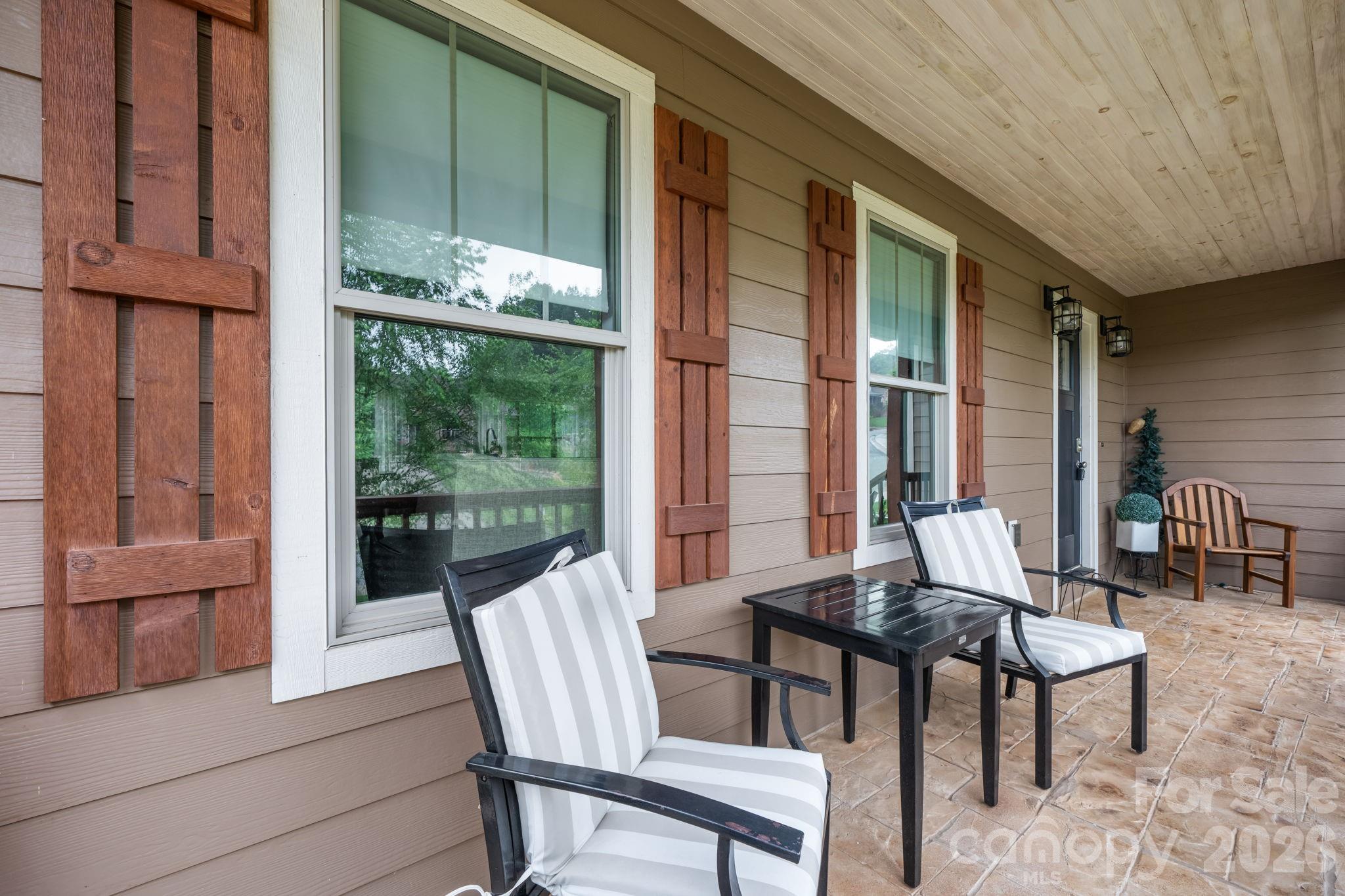 124 Maplewood Court Property Photo 3