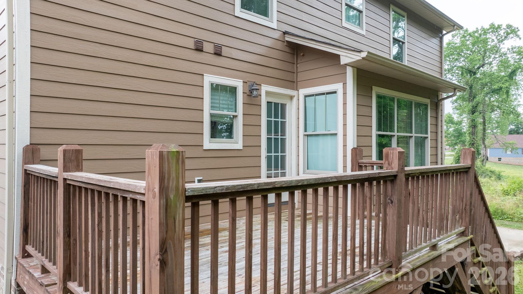 124 Maplewood Court Property Photo 37