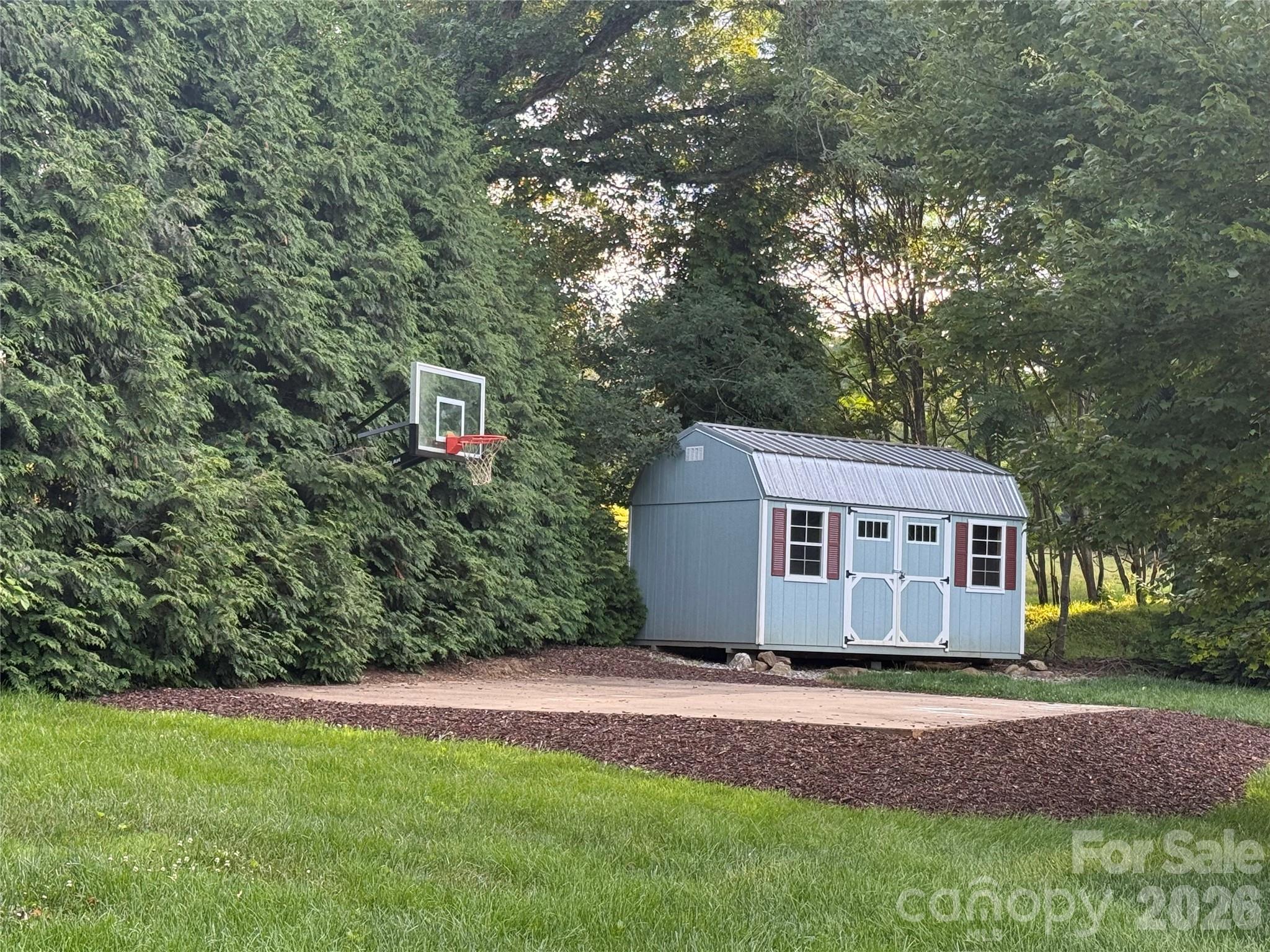 124 Maplewood Court Property Photo 43