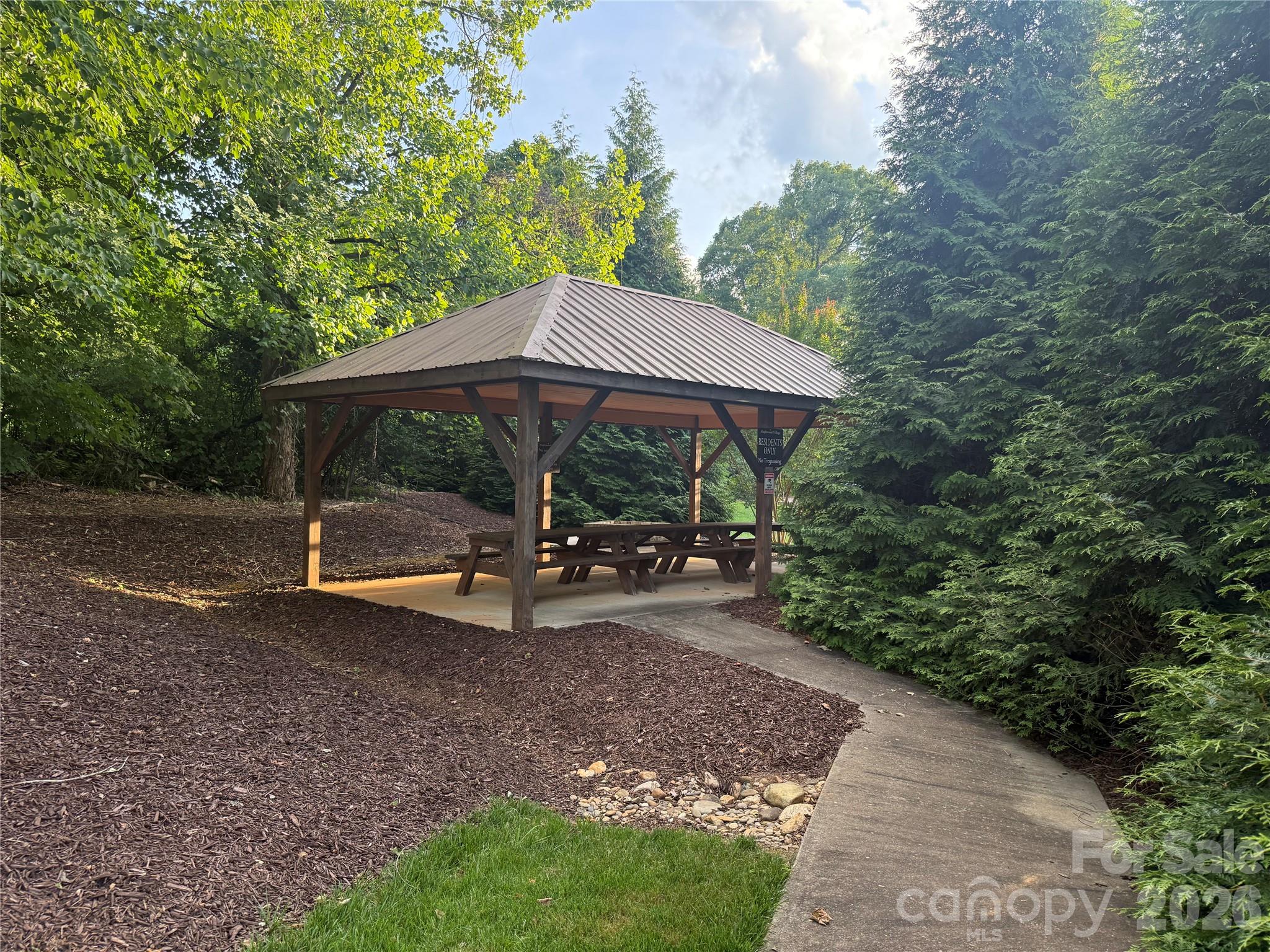 124 Maplewood Court Property Photo 44