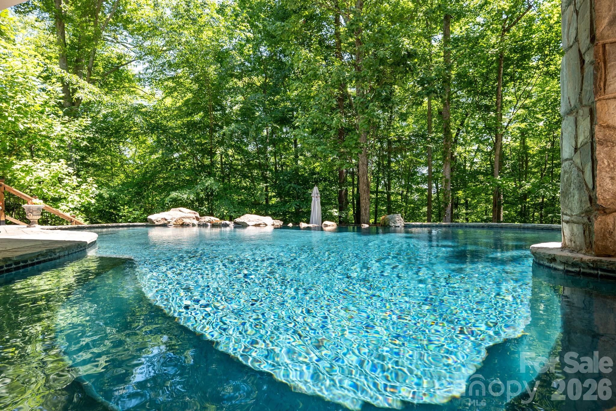 1090 N Saunders Drive Property Photo 1