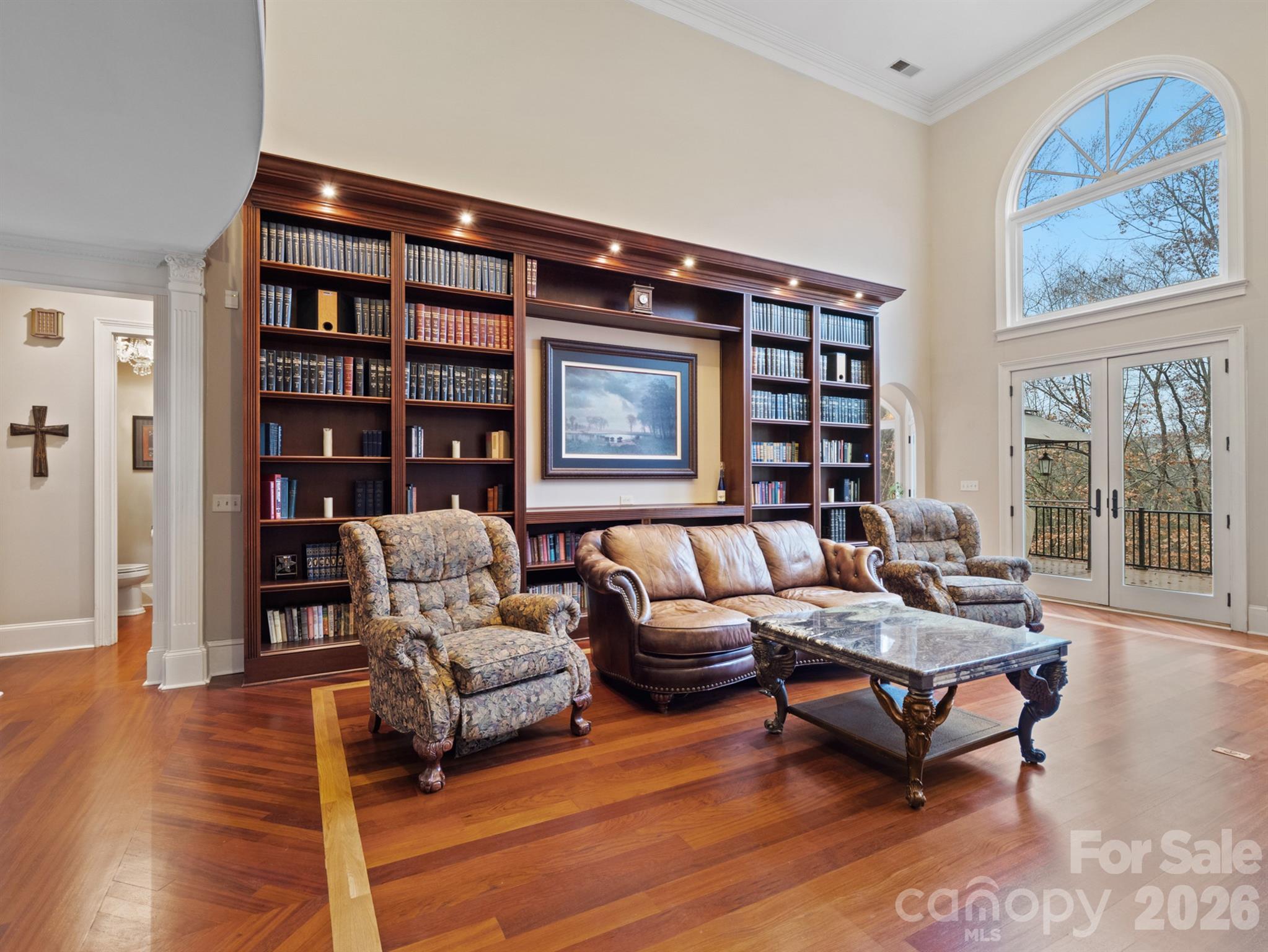 1090 N Saunders Drive Property Photo 10