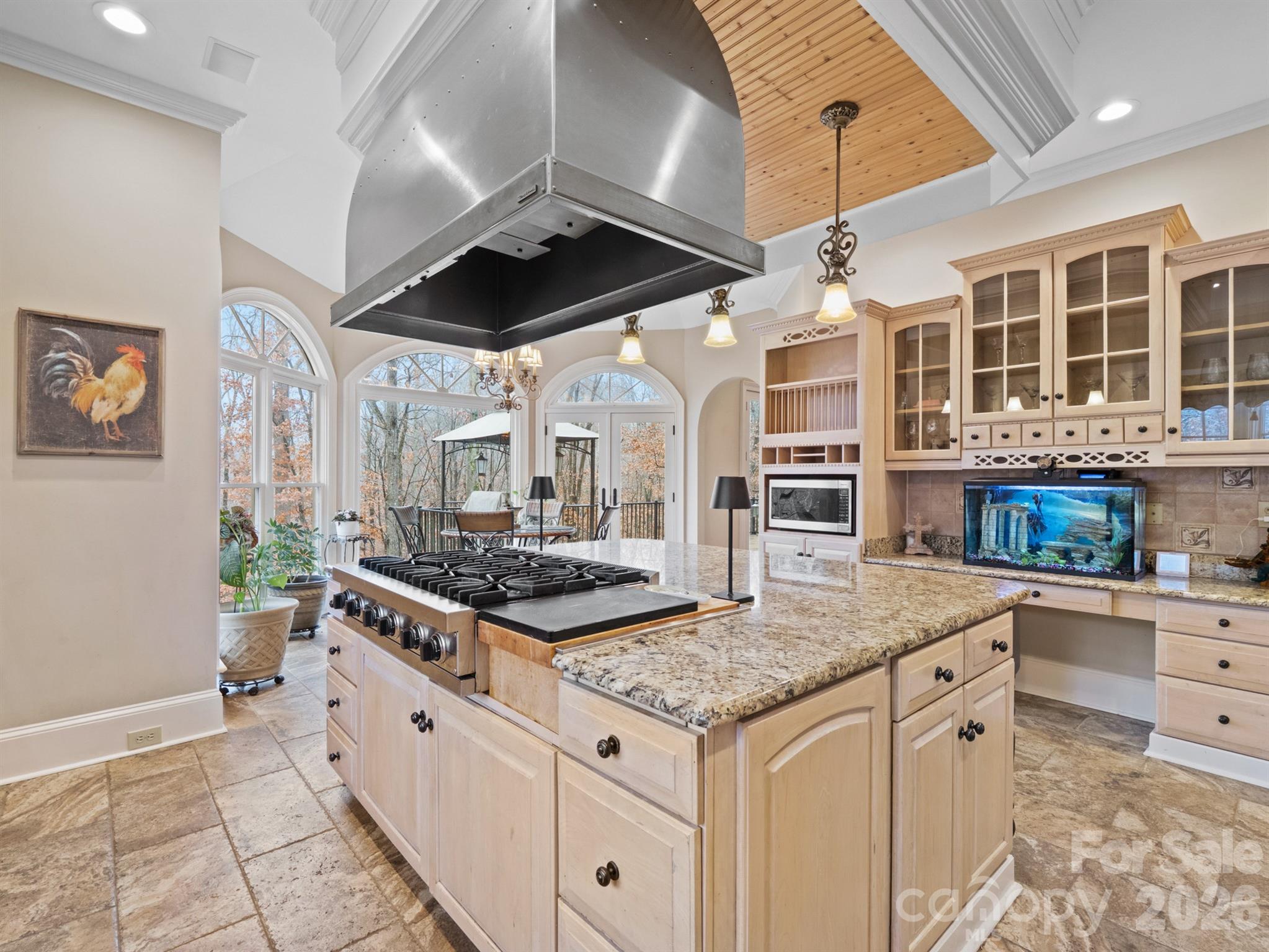 1090 N Saunders Drive Property Photo 14