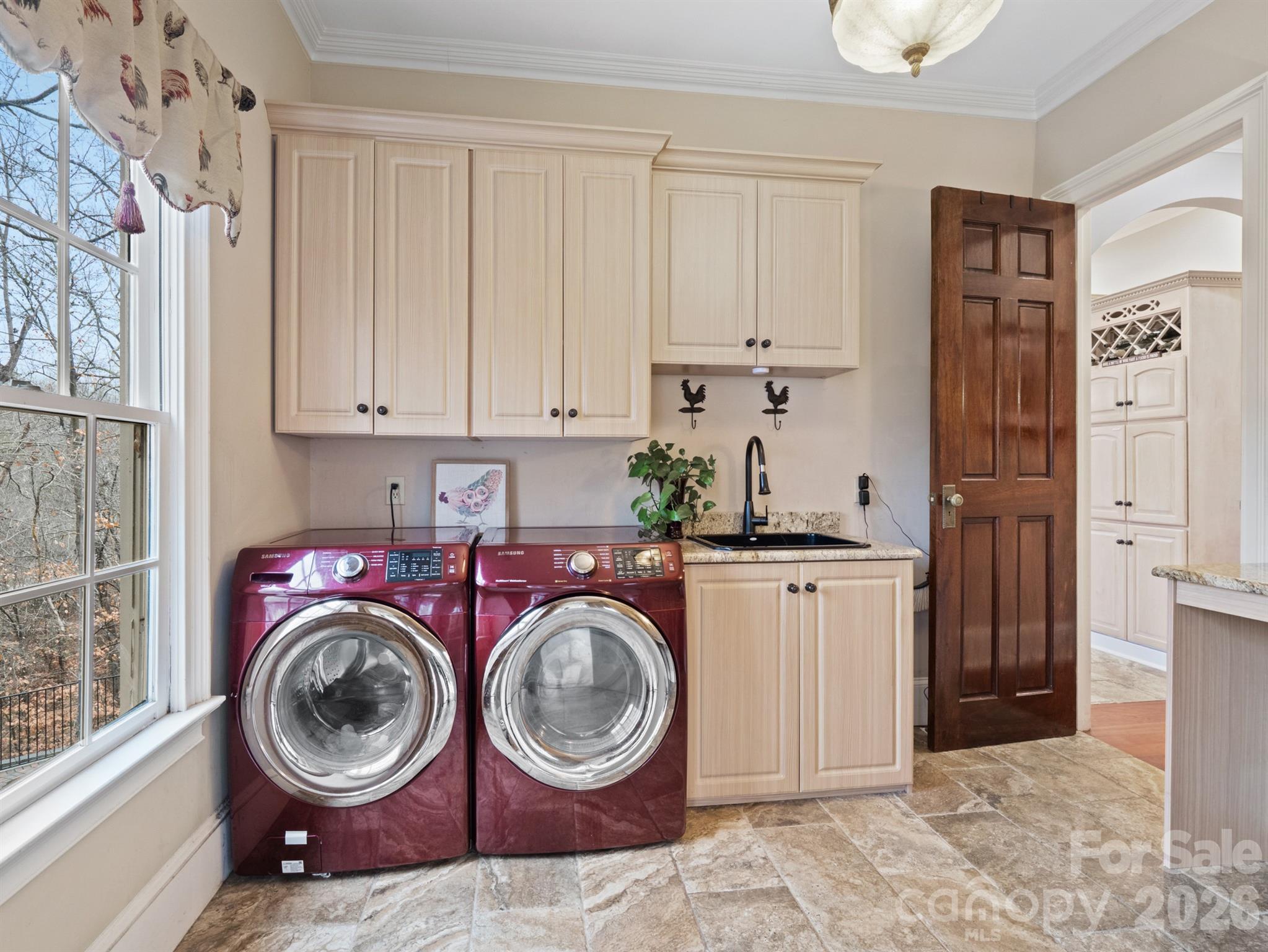 1090 N Saunders Drive Property Photo 24