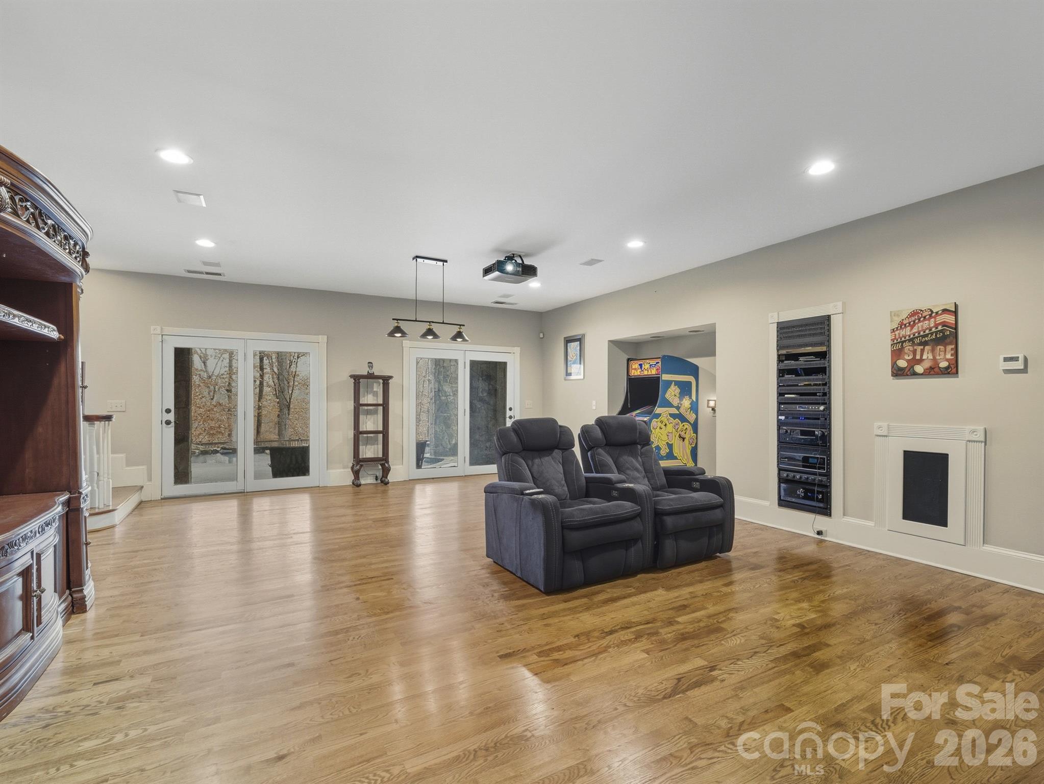 1090 N Saunders Drive Property Photo 27