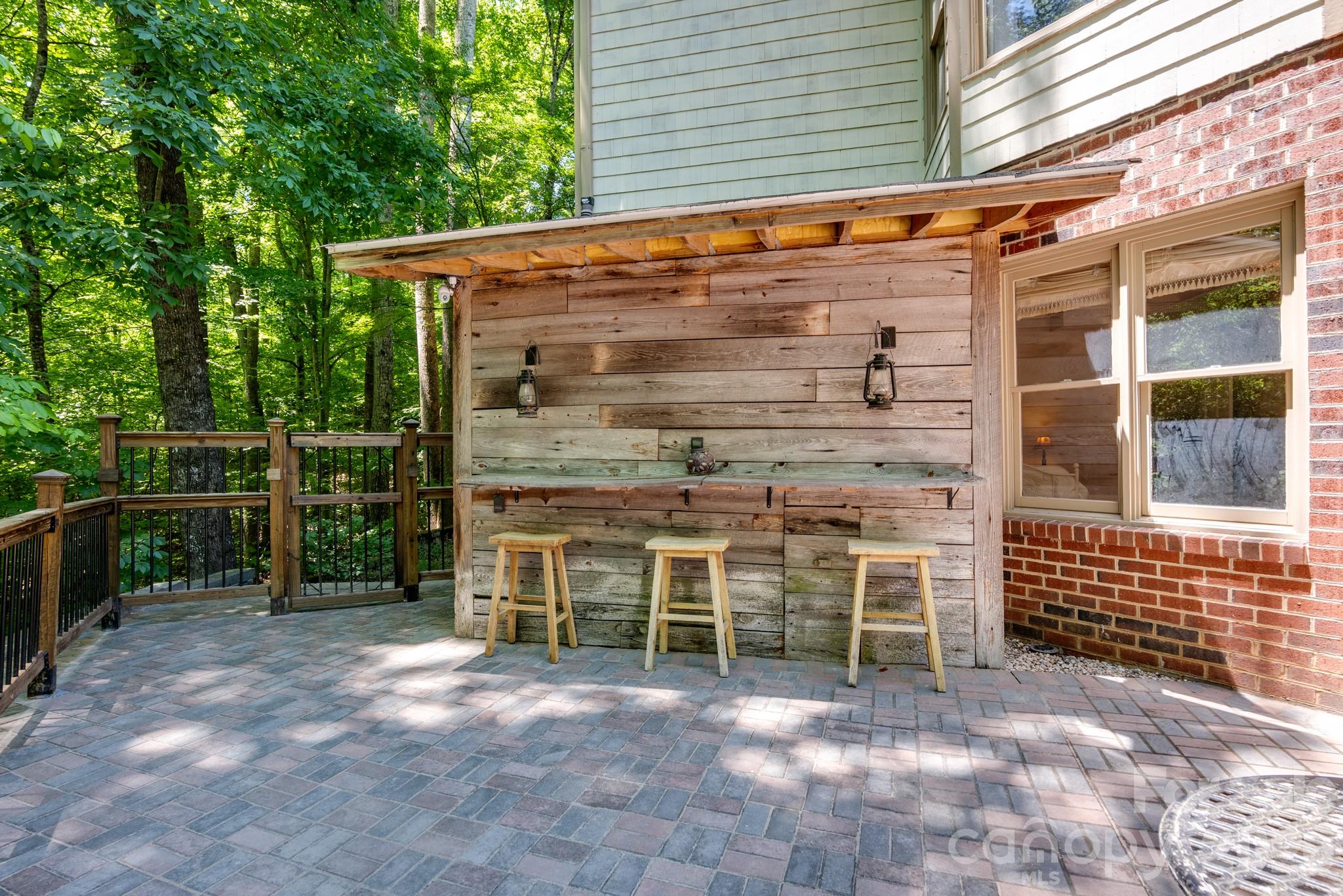 1090 N Saunders Drive Property Photo 48