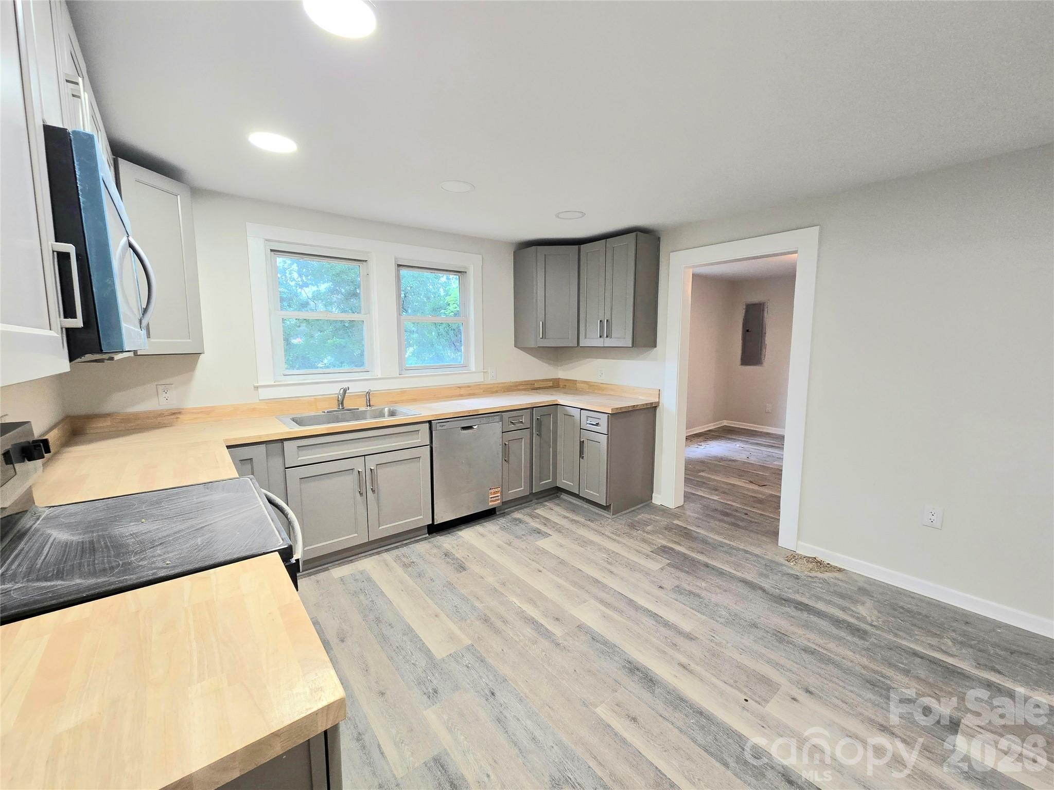 357 8th Avenue Drive Property Photo 1