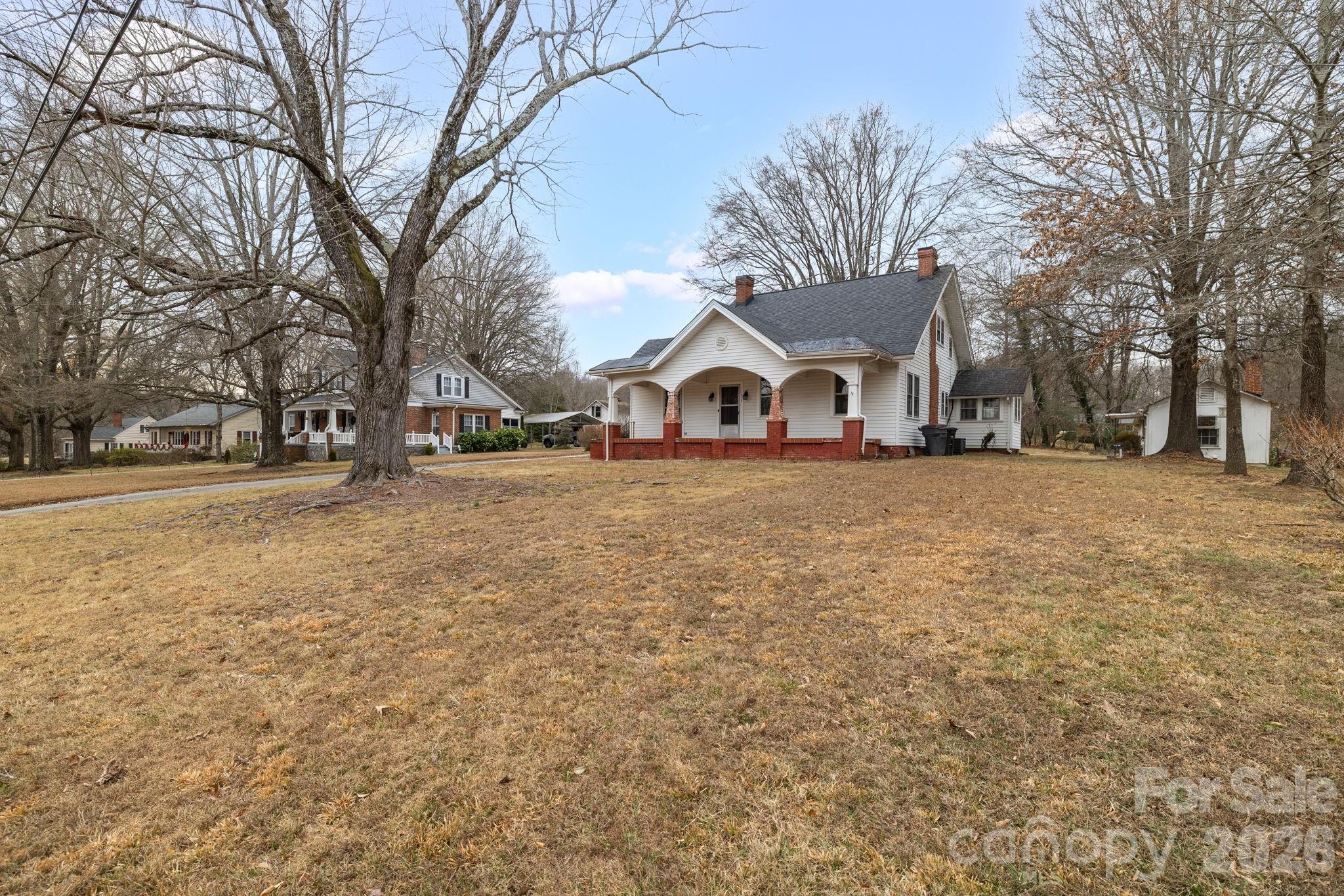 1820 S Park Drive Property Photo 3