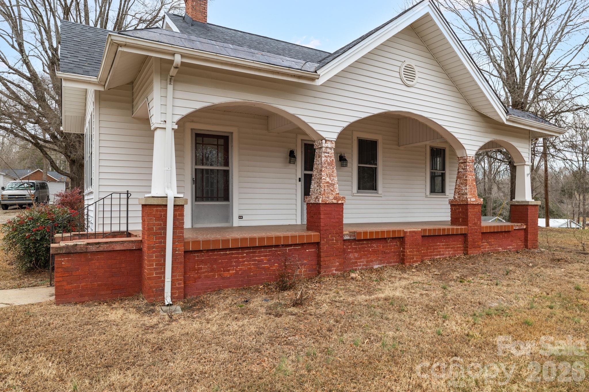 1820 S Park Drive Property Photo 5