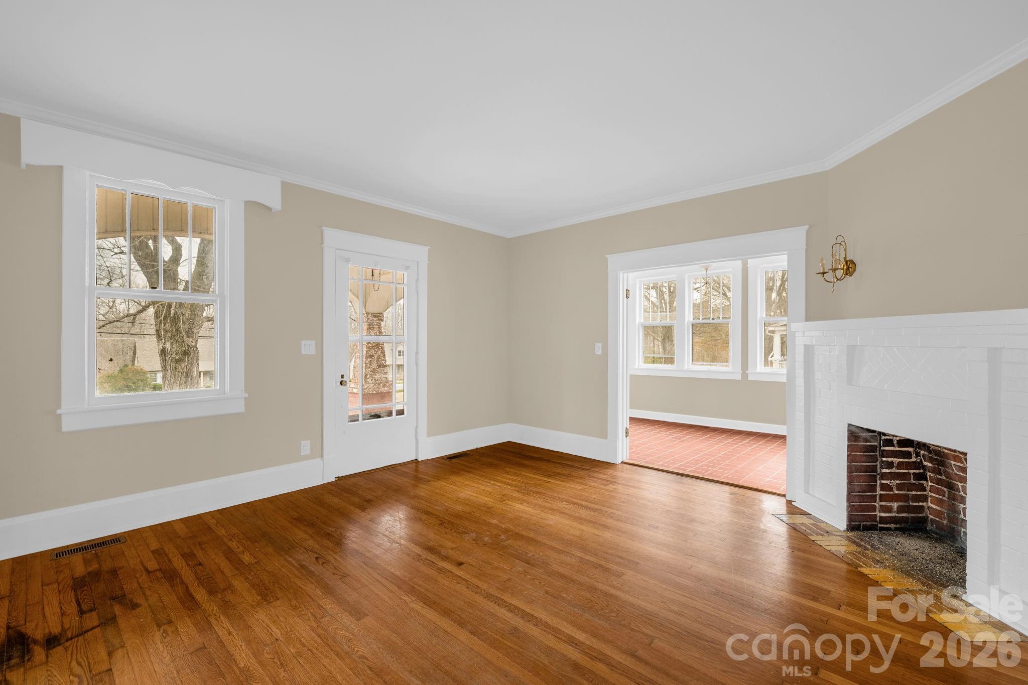1820 S Park Drive Property Photo 9
