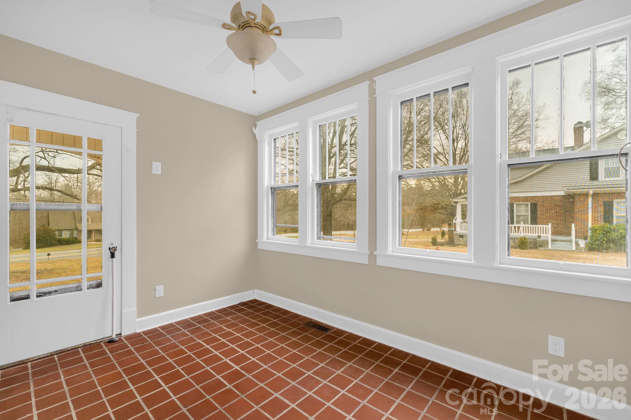 1820 S Park Drive Property Photo 10