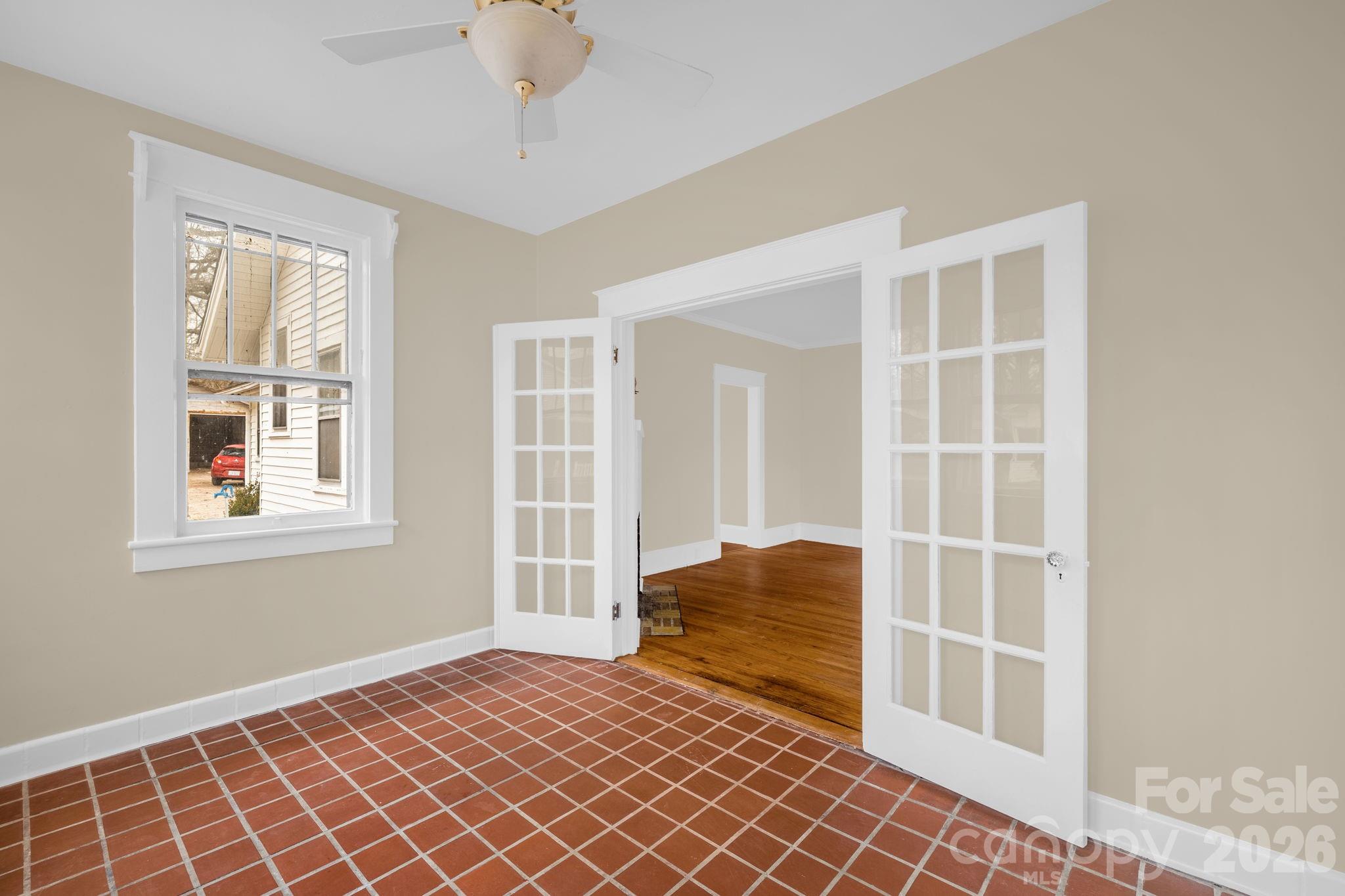 1820 S Park Drive Property Photo 11