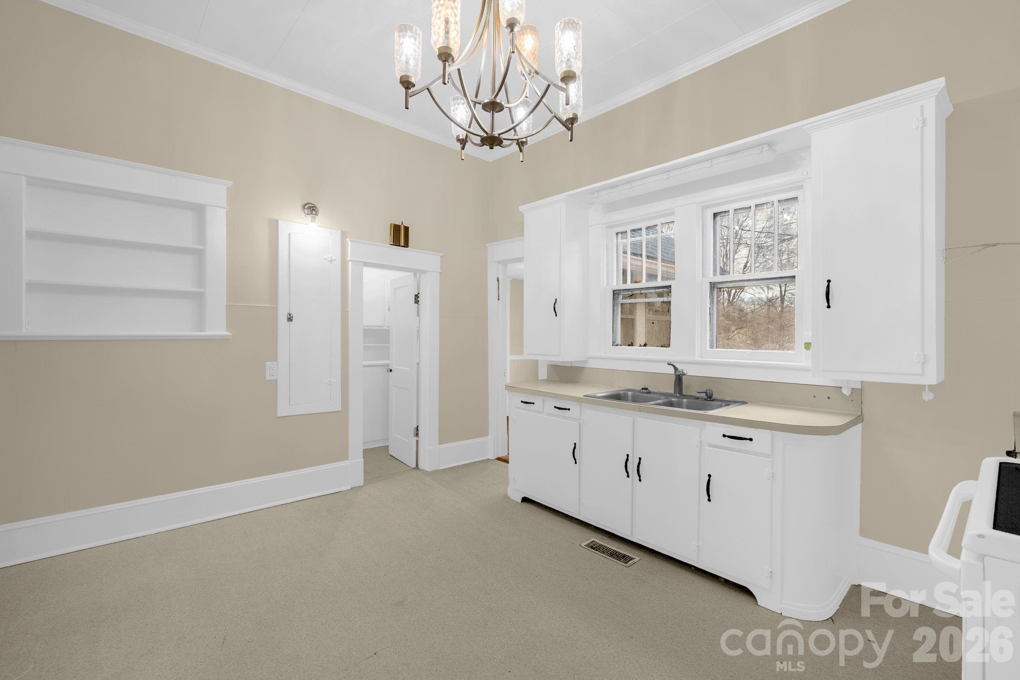 1820 S Park Drive Property Photo 15