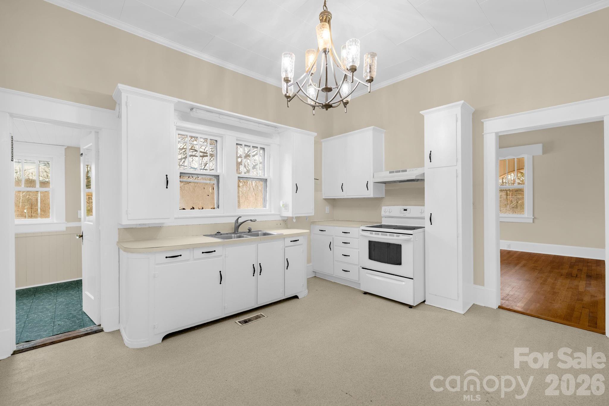1820 S Park Drive Property Photo 18