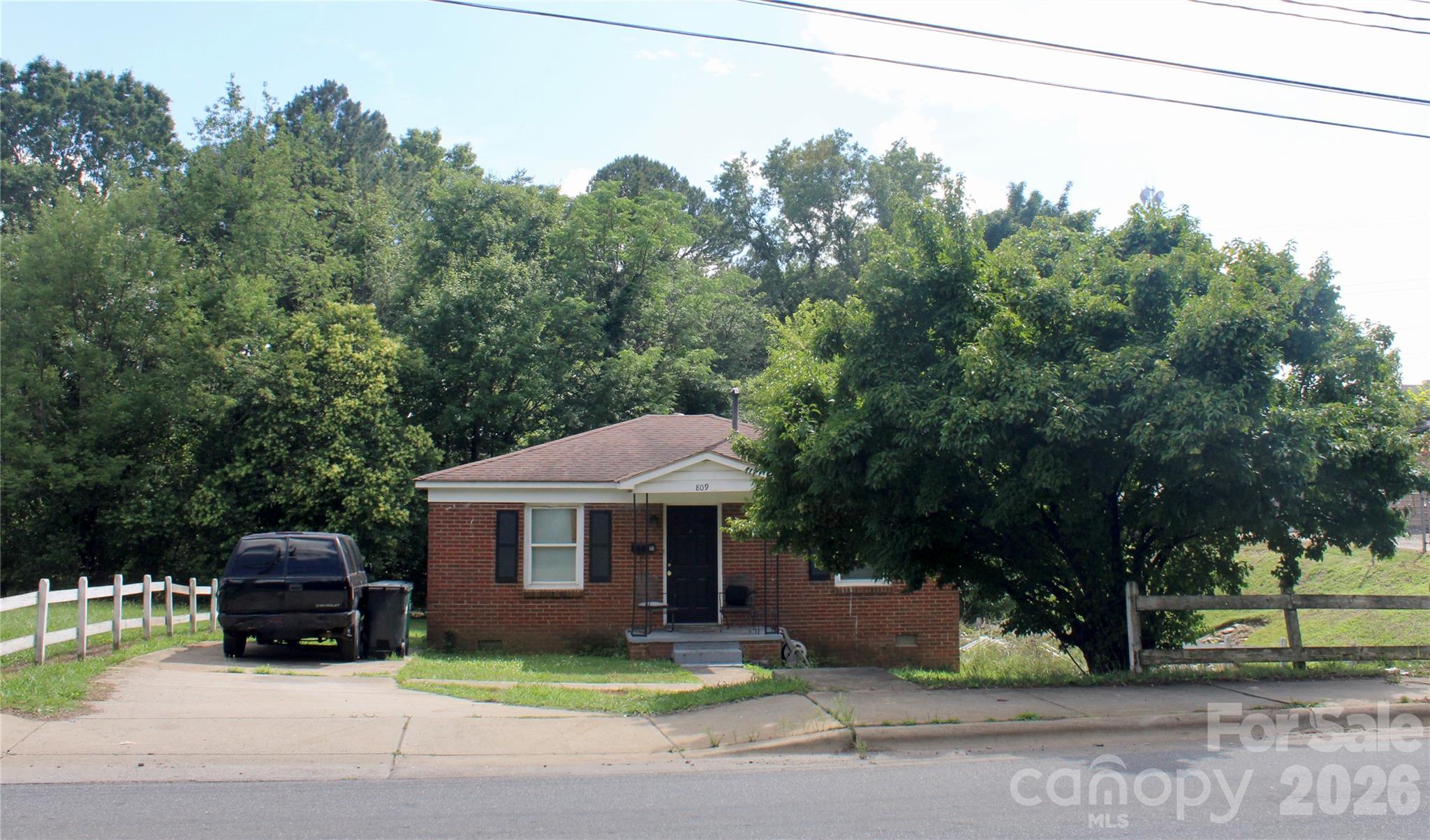 809 Norris Avenue Property Photo 1