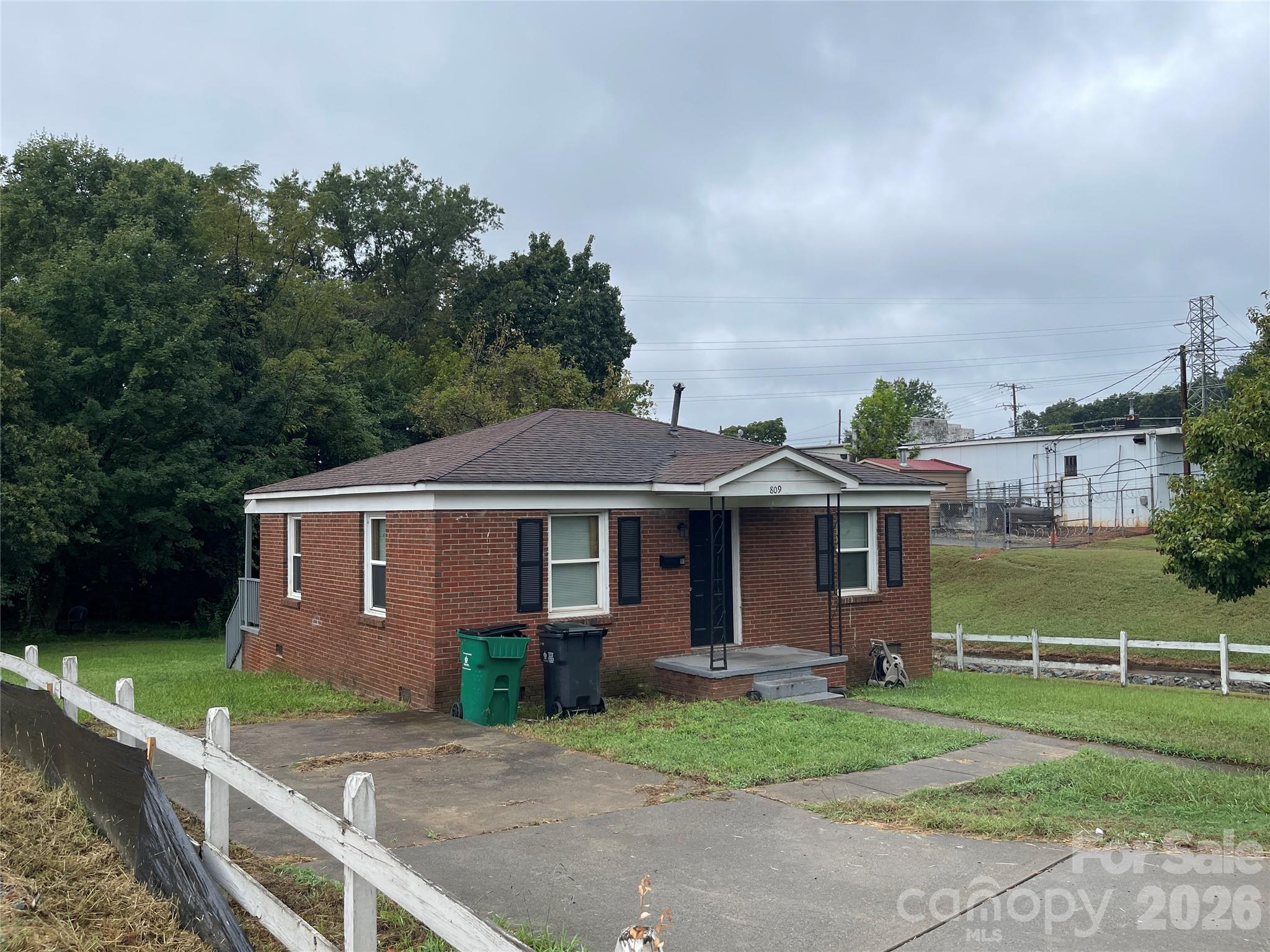 809 Norris Avenue Property Photo 2