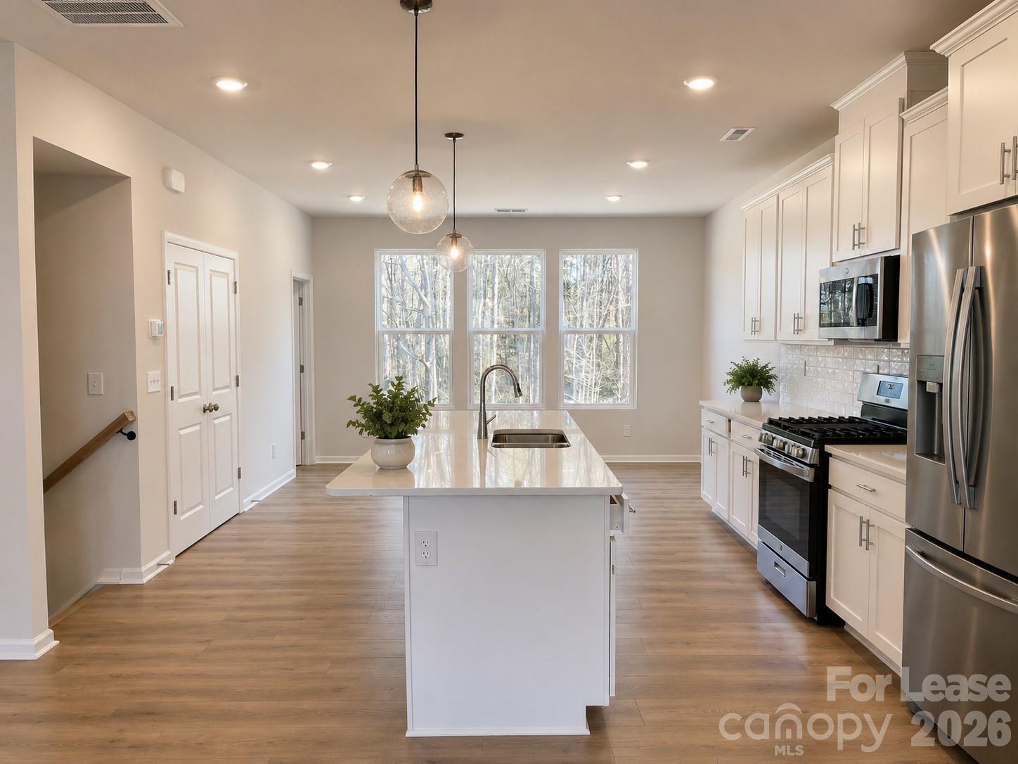 2332 Donnely Hills Lane Property Photo 4