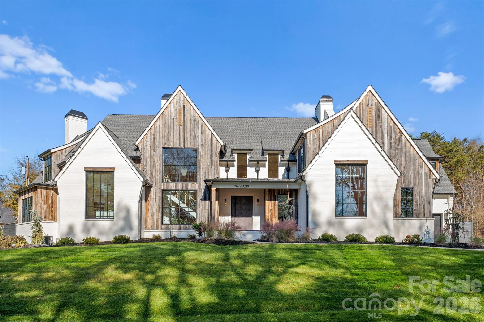 20218 Rainbow Circle Property Photo 3