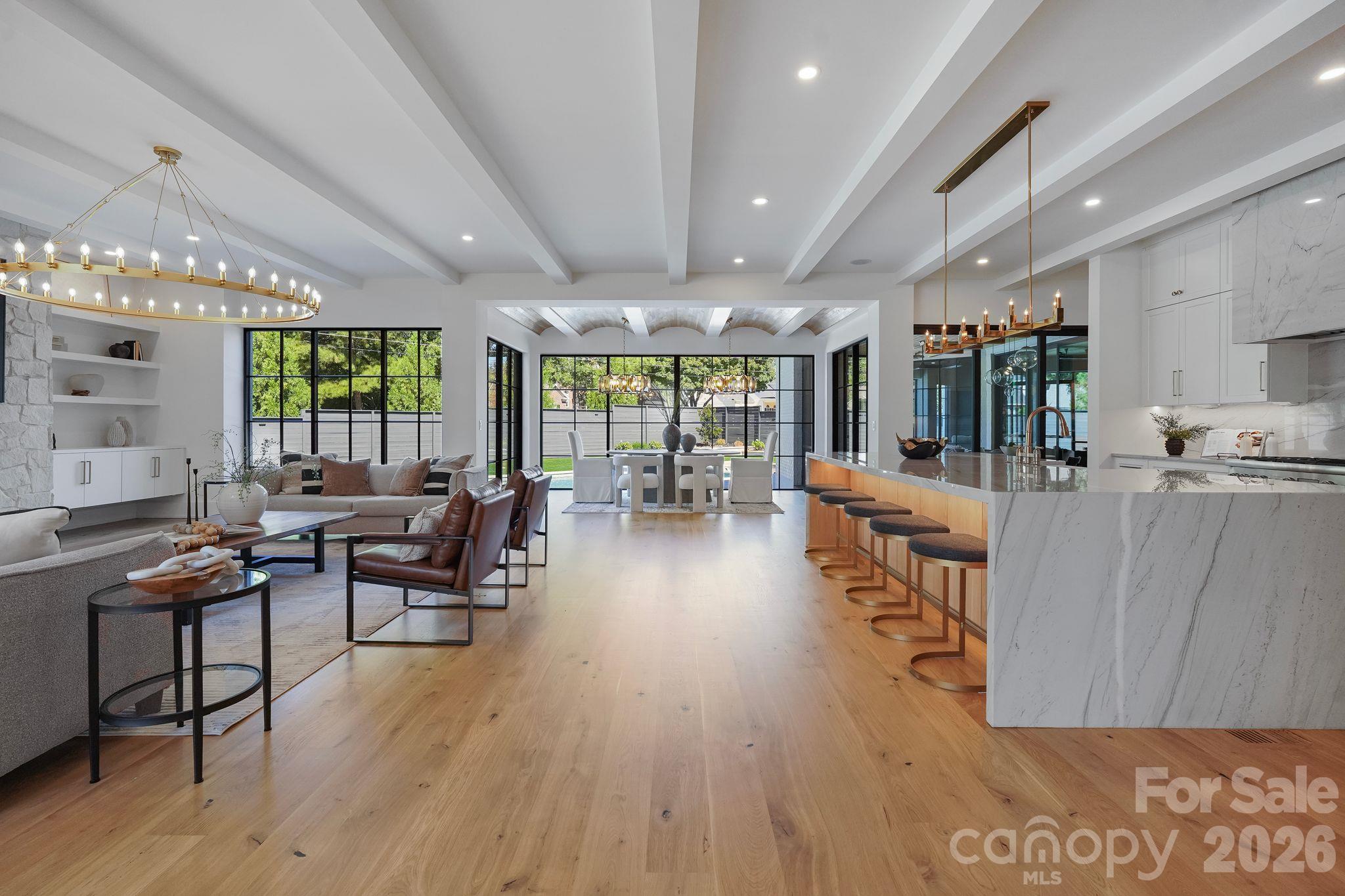 20218 Rainbow Circle Property Photo 5