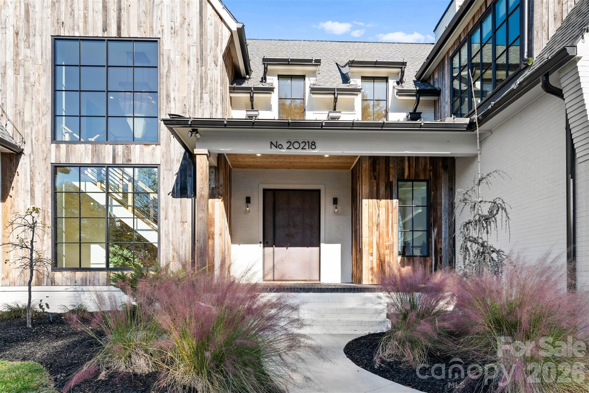 20218 Rainbow Circle Property Photo 6