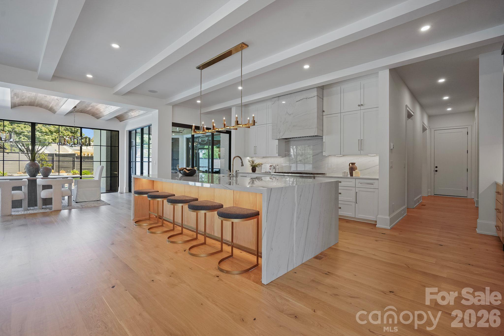 20218 Rainbow Circle Property Photo 6
