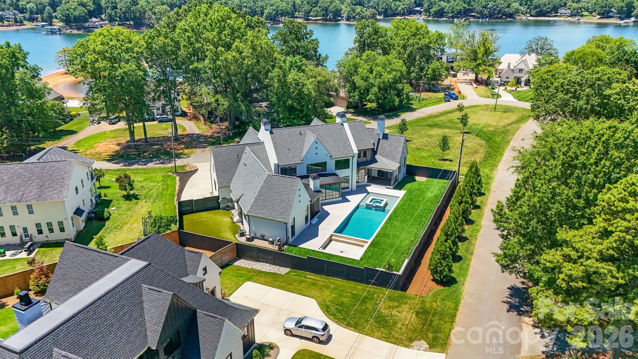 20218 Rainbow Circle Property Photo 9