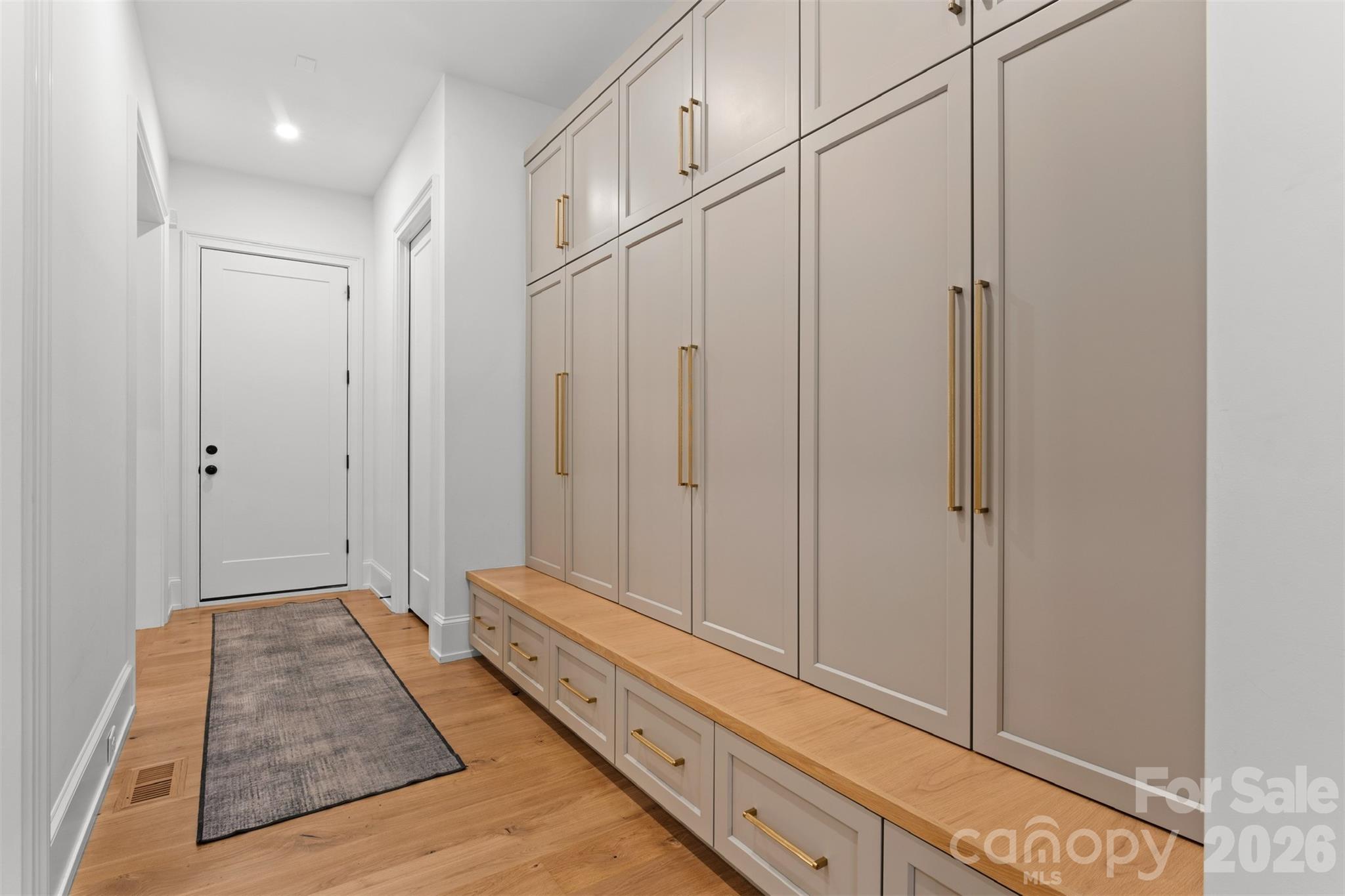 20218 Rainbow Circle Property Photo 15