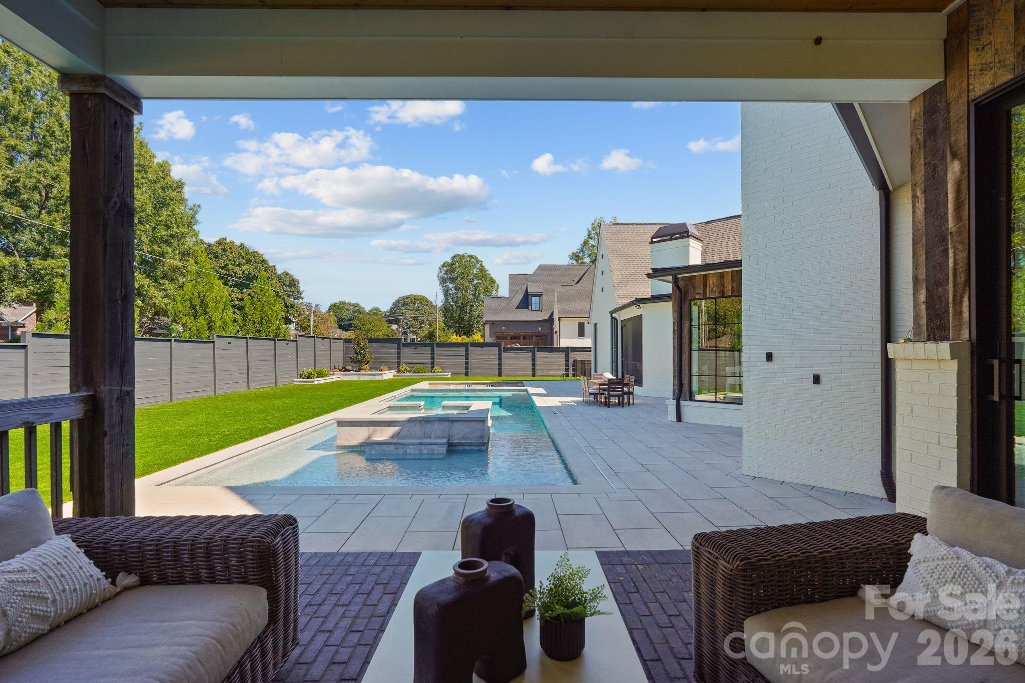 20218 Rainbow Circle Property Photo 29