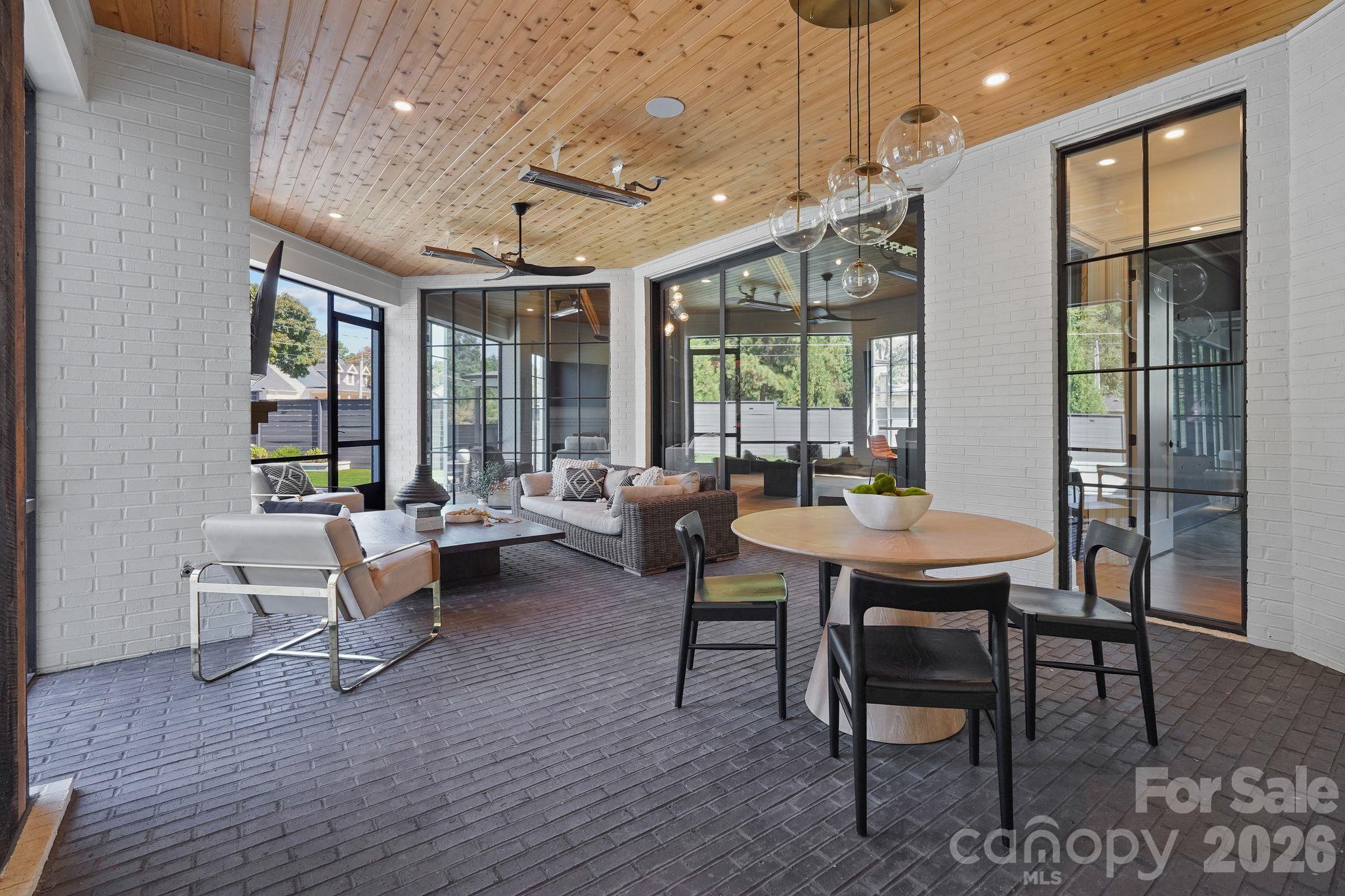 20218 Rainbow Circle Property Photo 31