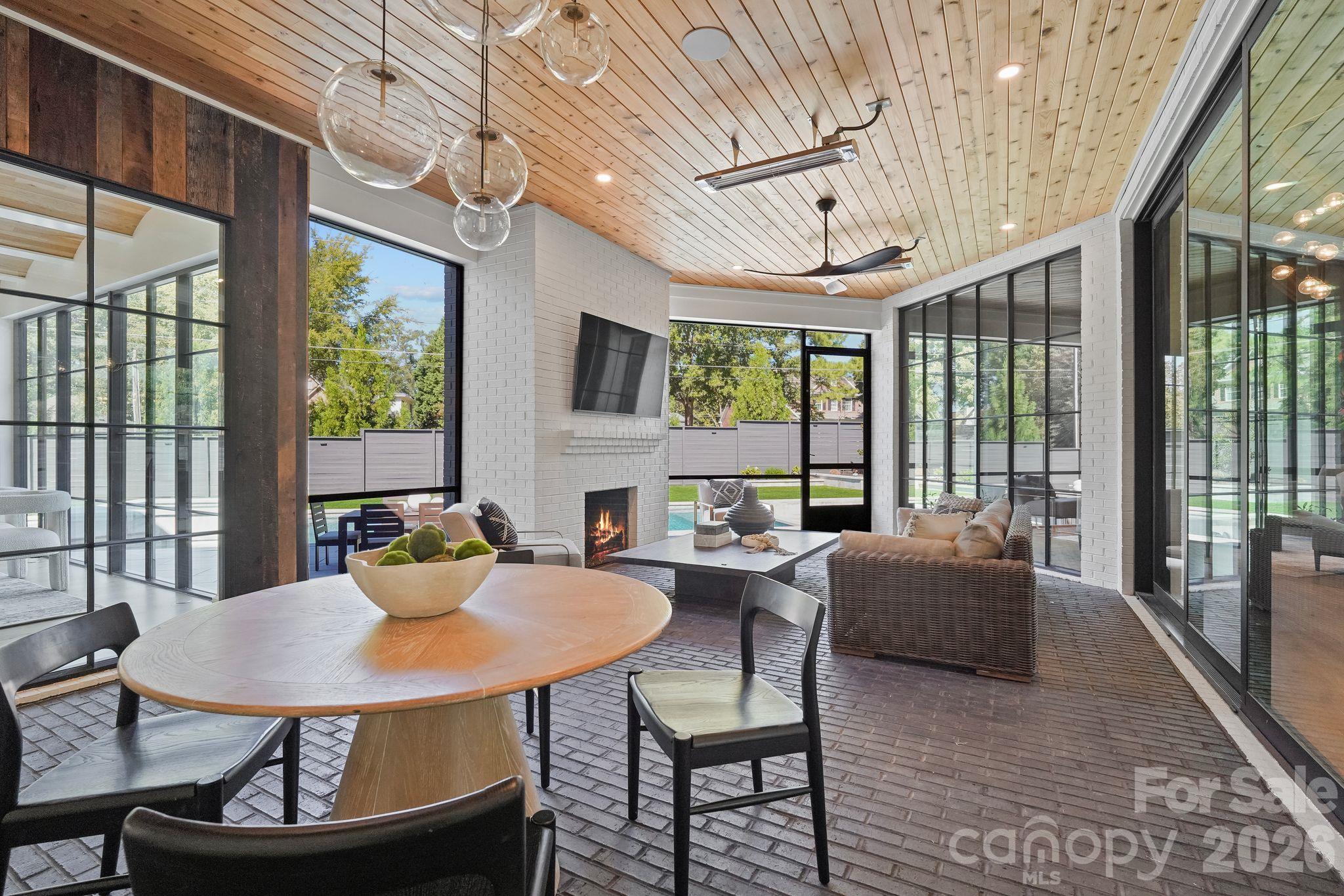 20218 Rainbow Circle Property Photo 32