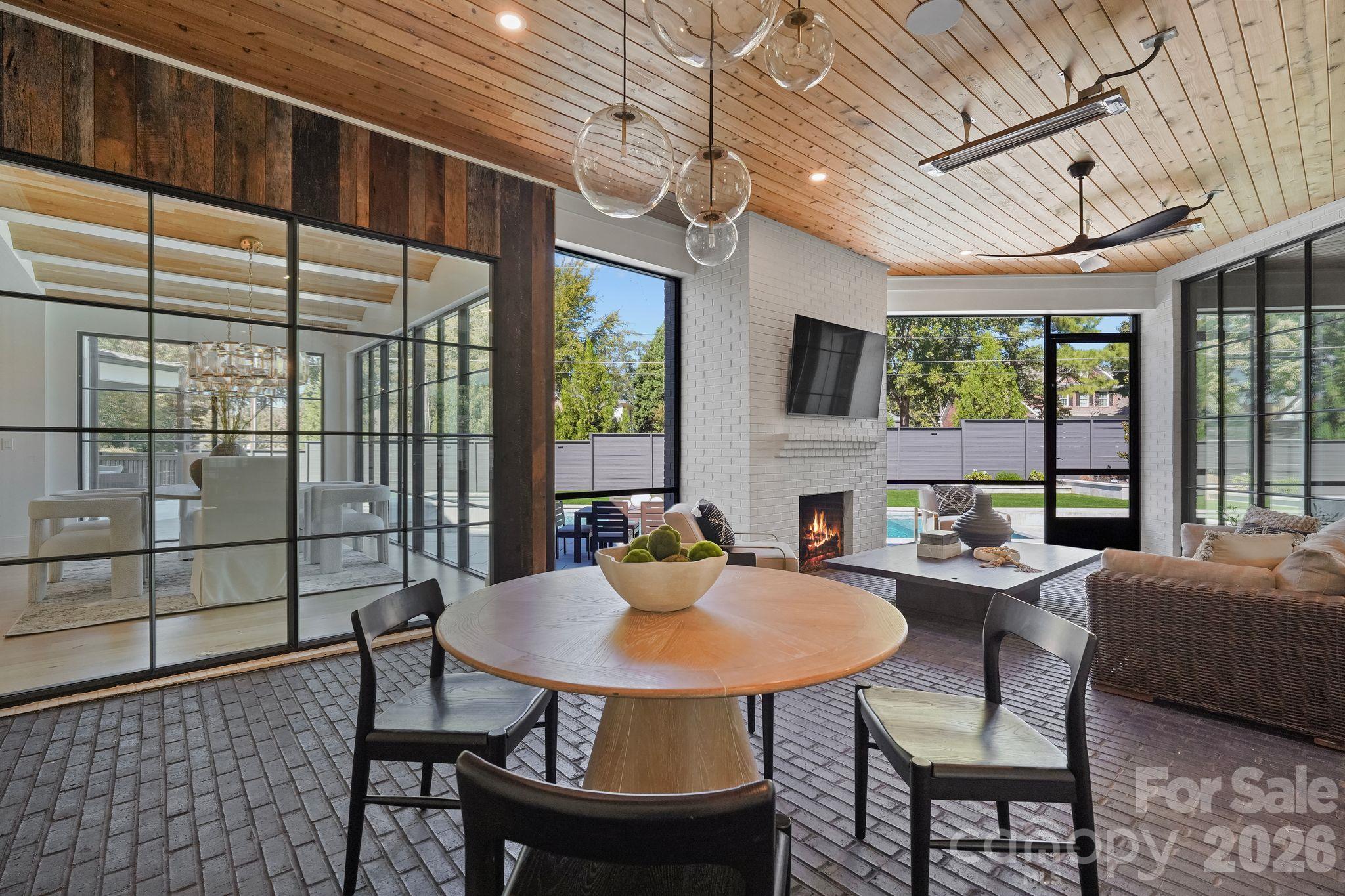 20218 Rainbow Circle Property Photo 33
