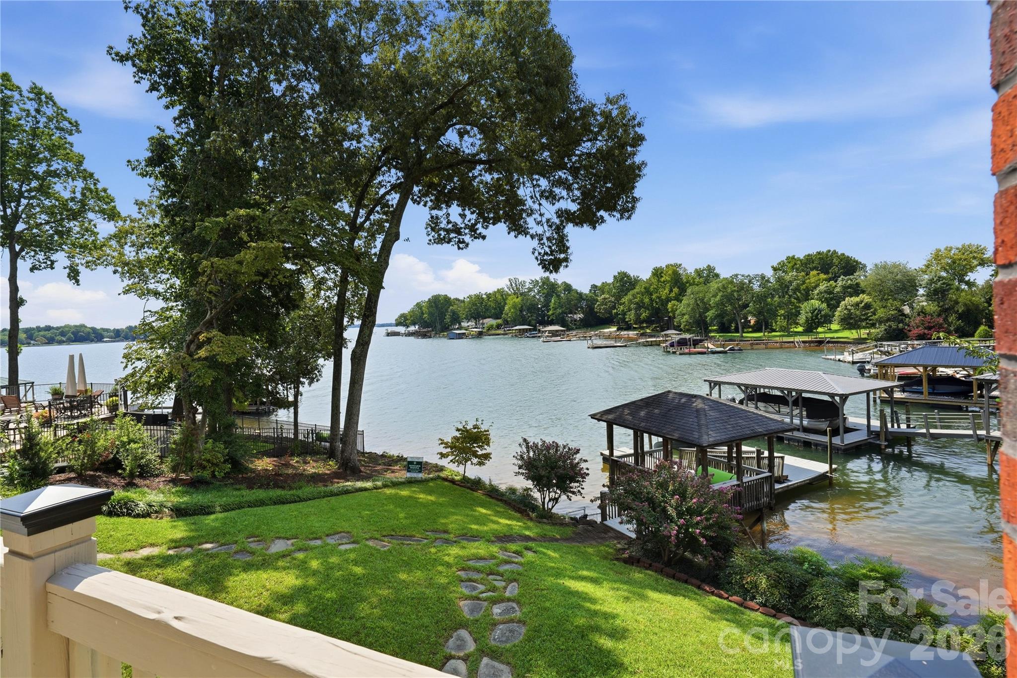 7980 Holly Court Property Photo 4