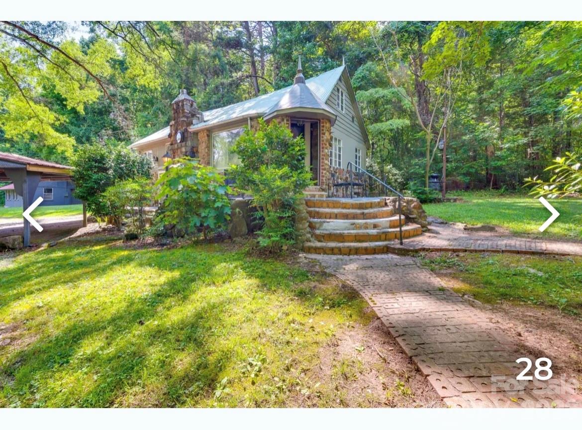 1740 Hollywood Drive Property Photo 2
