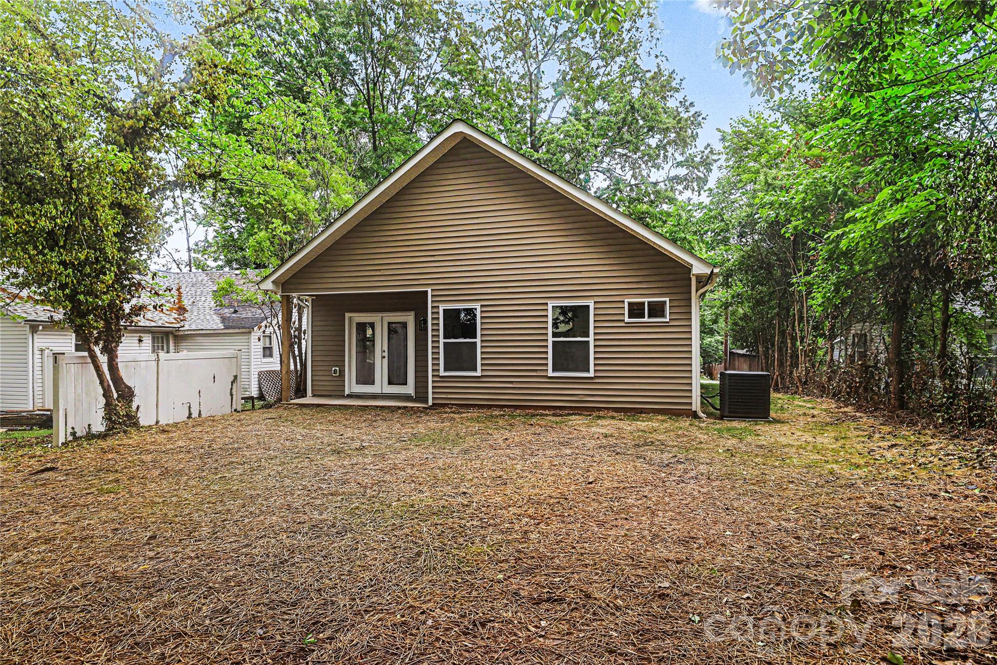 122 Johndy Avenue 4 Property Photo 15