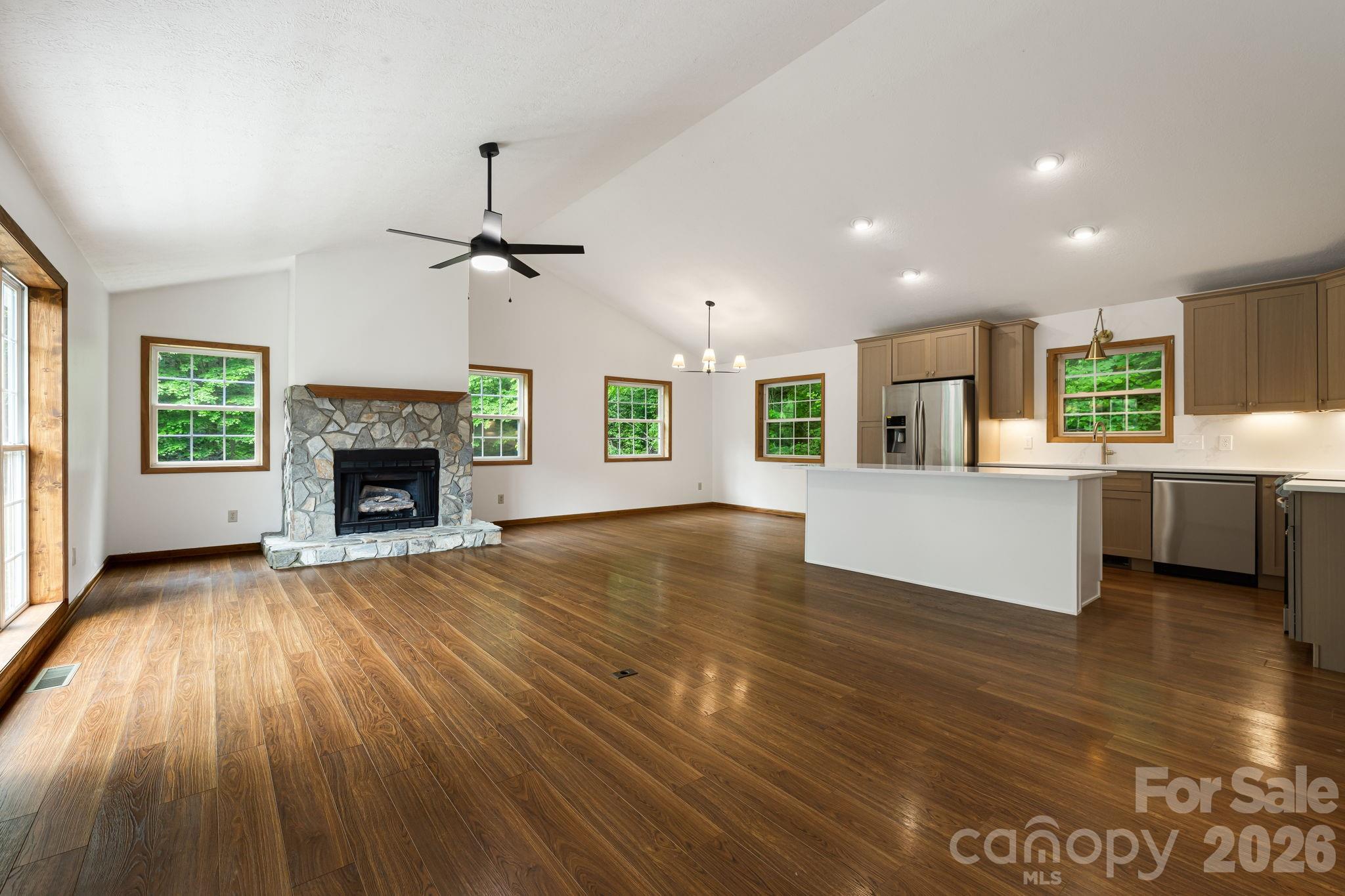 100 Woven Cloud Lane Property Photo 5