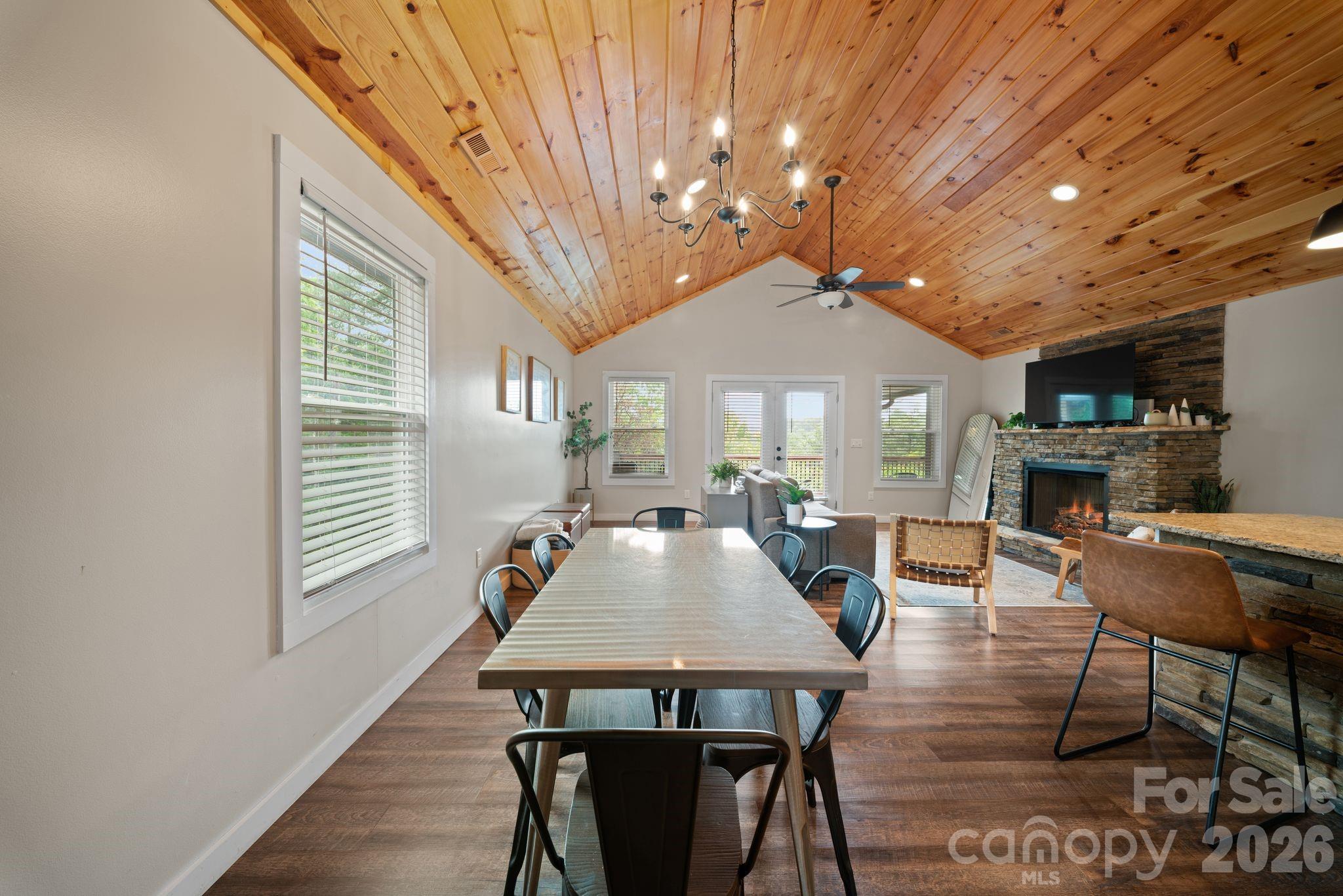 79 Trillium Way Property Photo 3