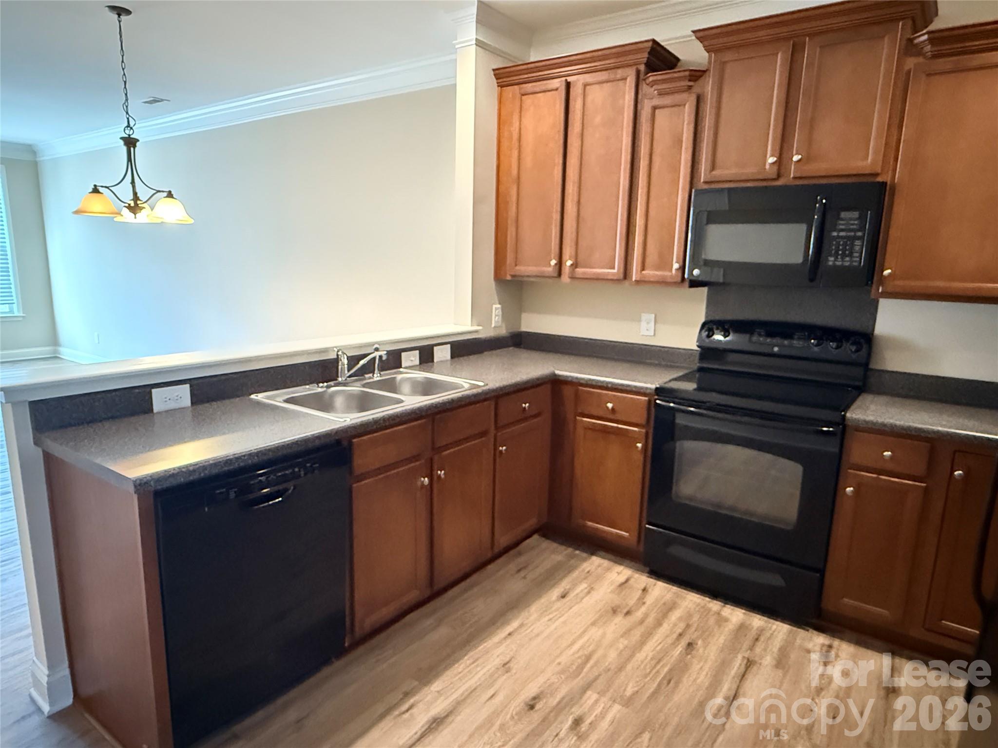 371 Beacon Street Property Photo 4