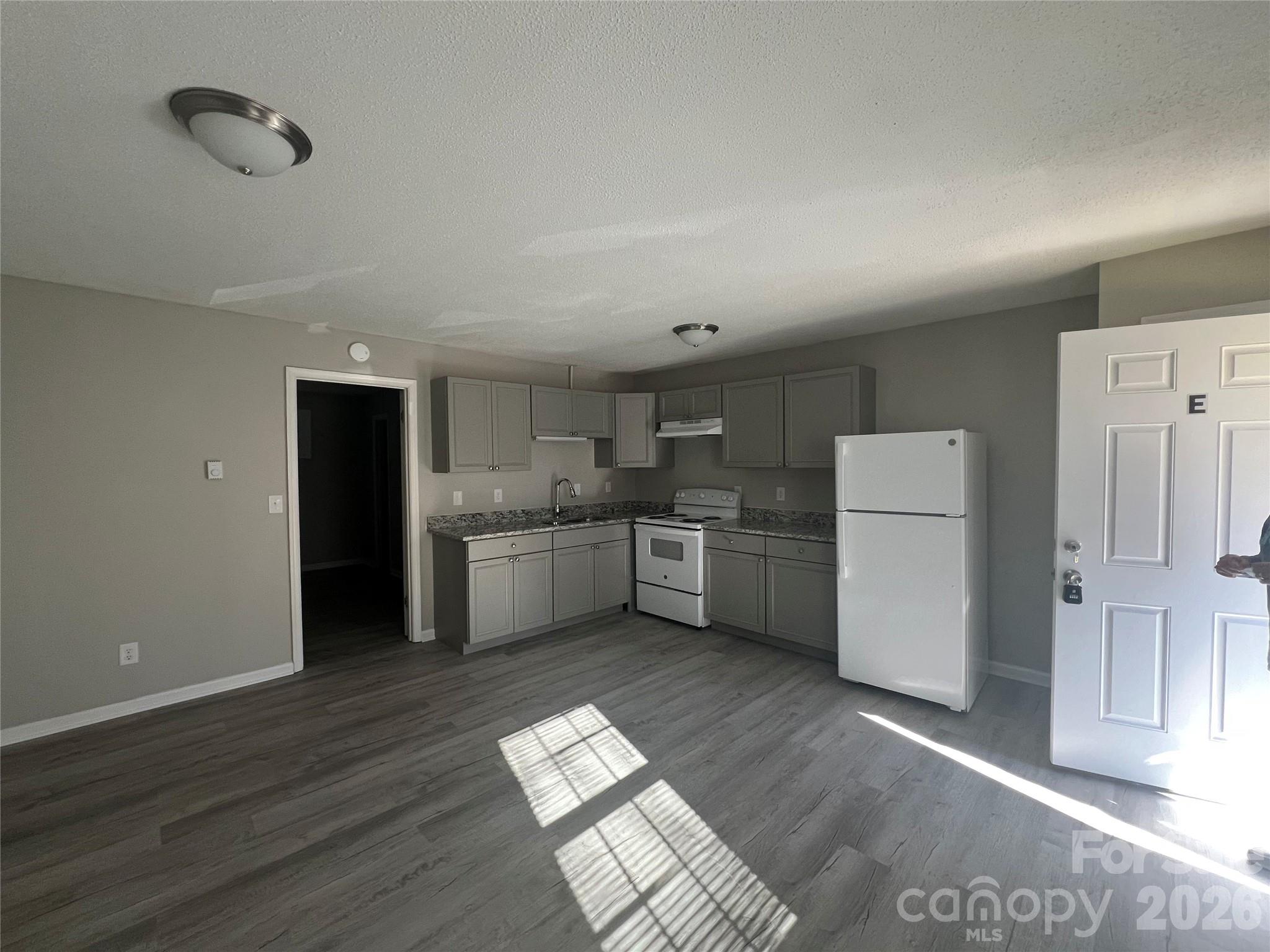 1955 1967 Lakeview Road Property Photo 3
