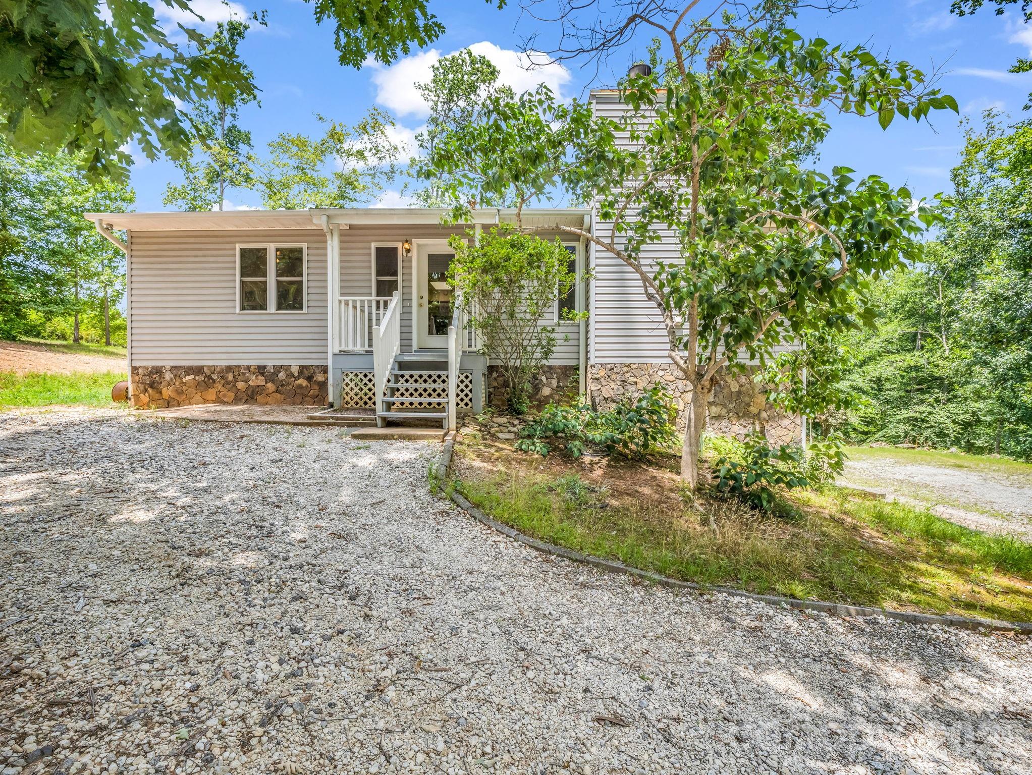 1943 Landrum Road Property Photo 1