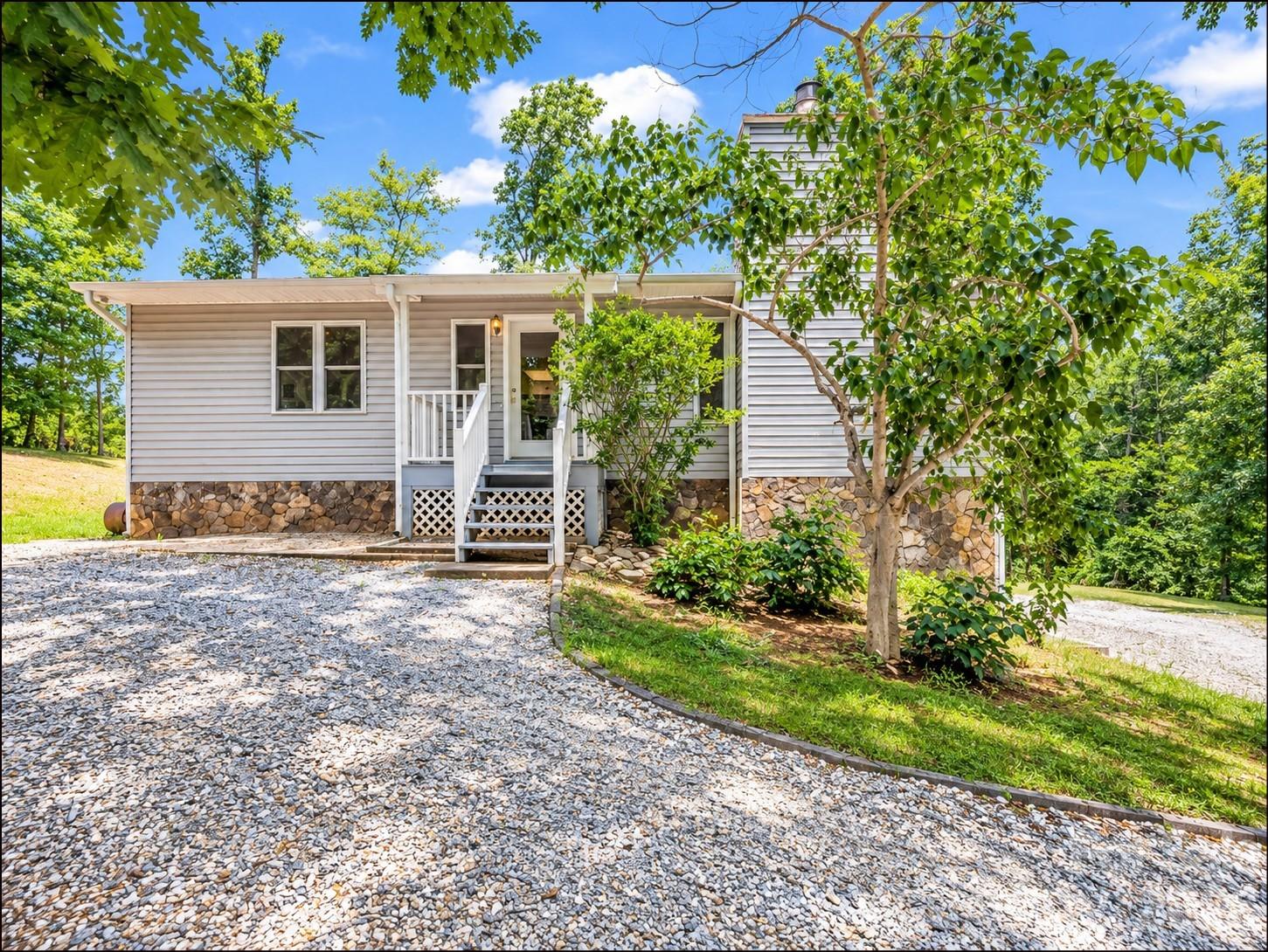 1943 Landrum Road Property Photo 1