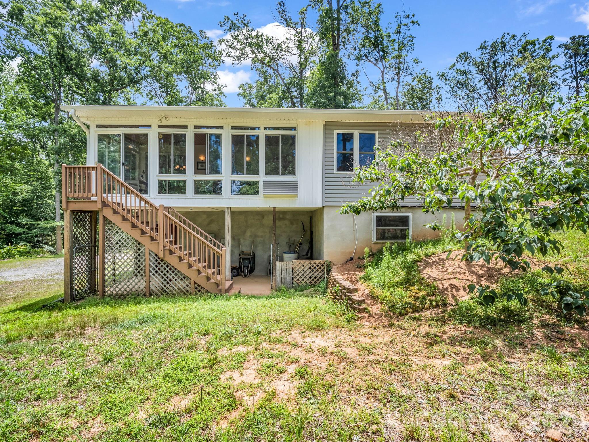 1943 Landrum Road Property Photo 5