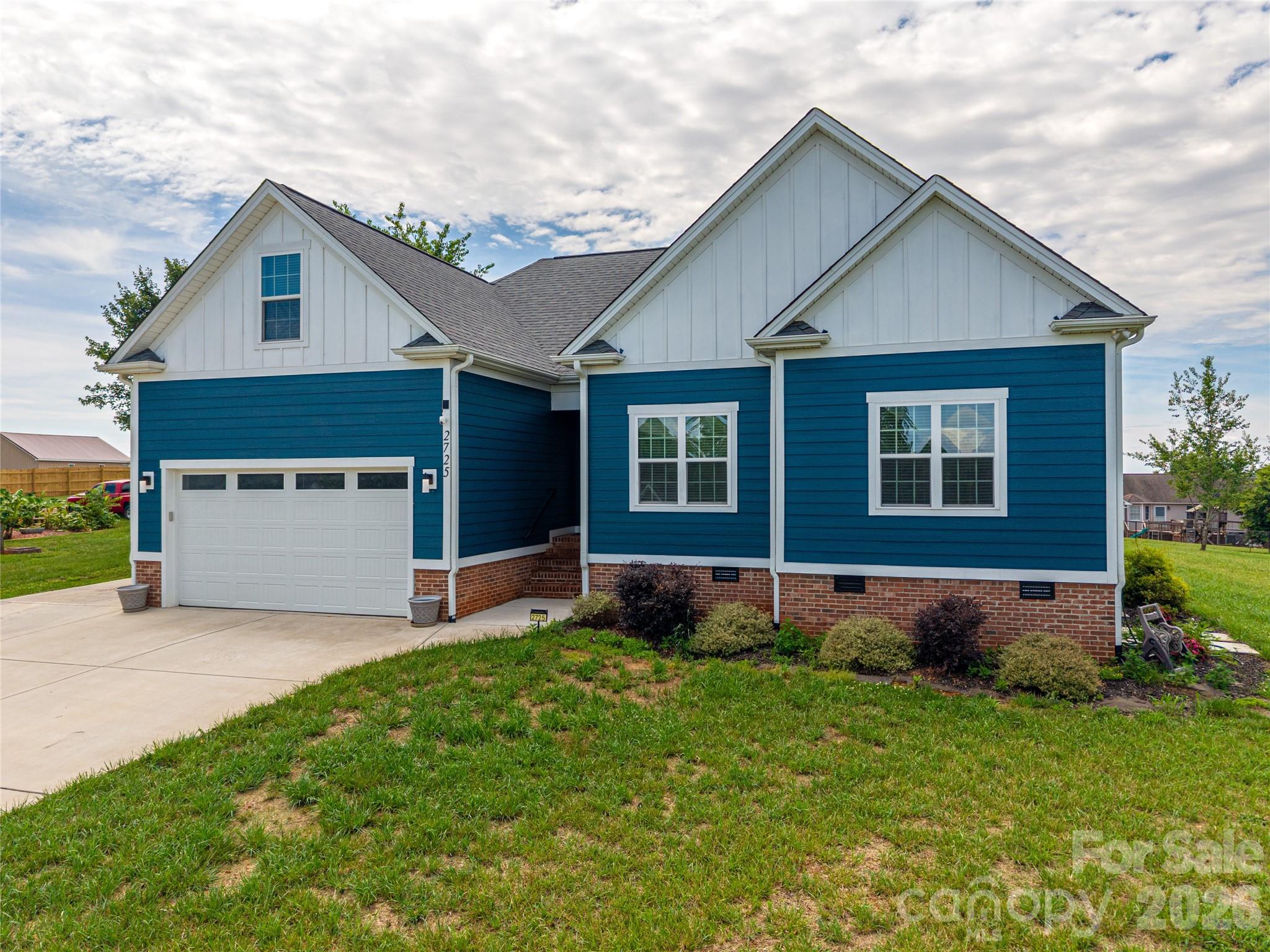 2725 Eagle Drive Property Photo 1