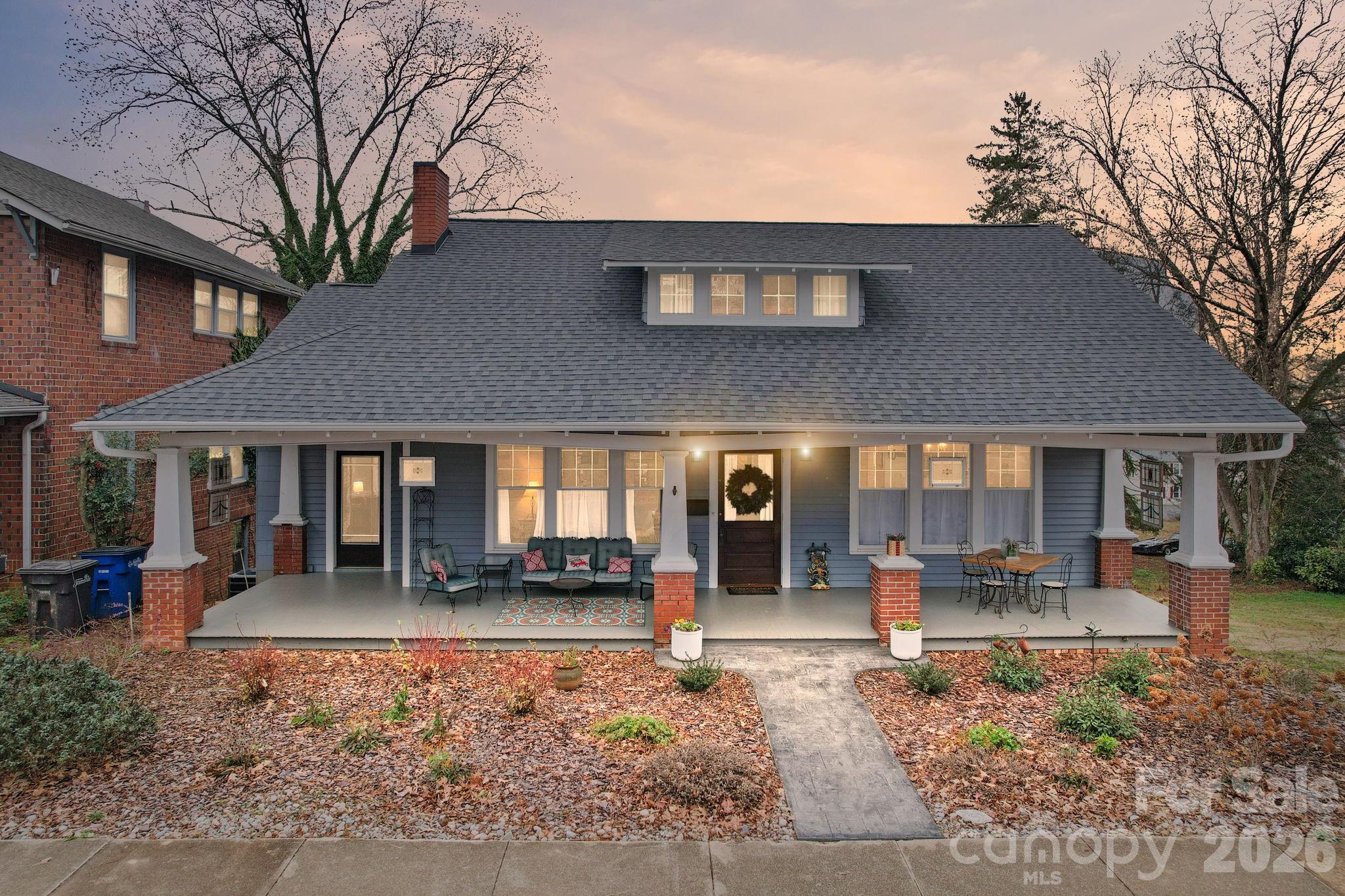 202 S Oak Street Property Photo 1