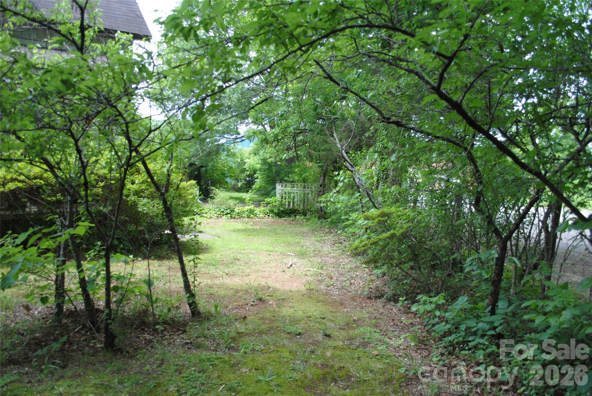 153 & 135 Caroleen Street Property Photo 8