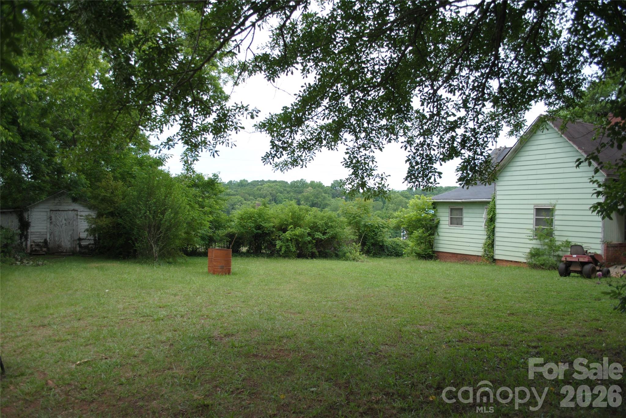 153 & 135 Caroleen Street Property Photo 9