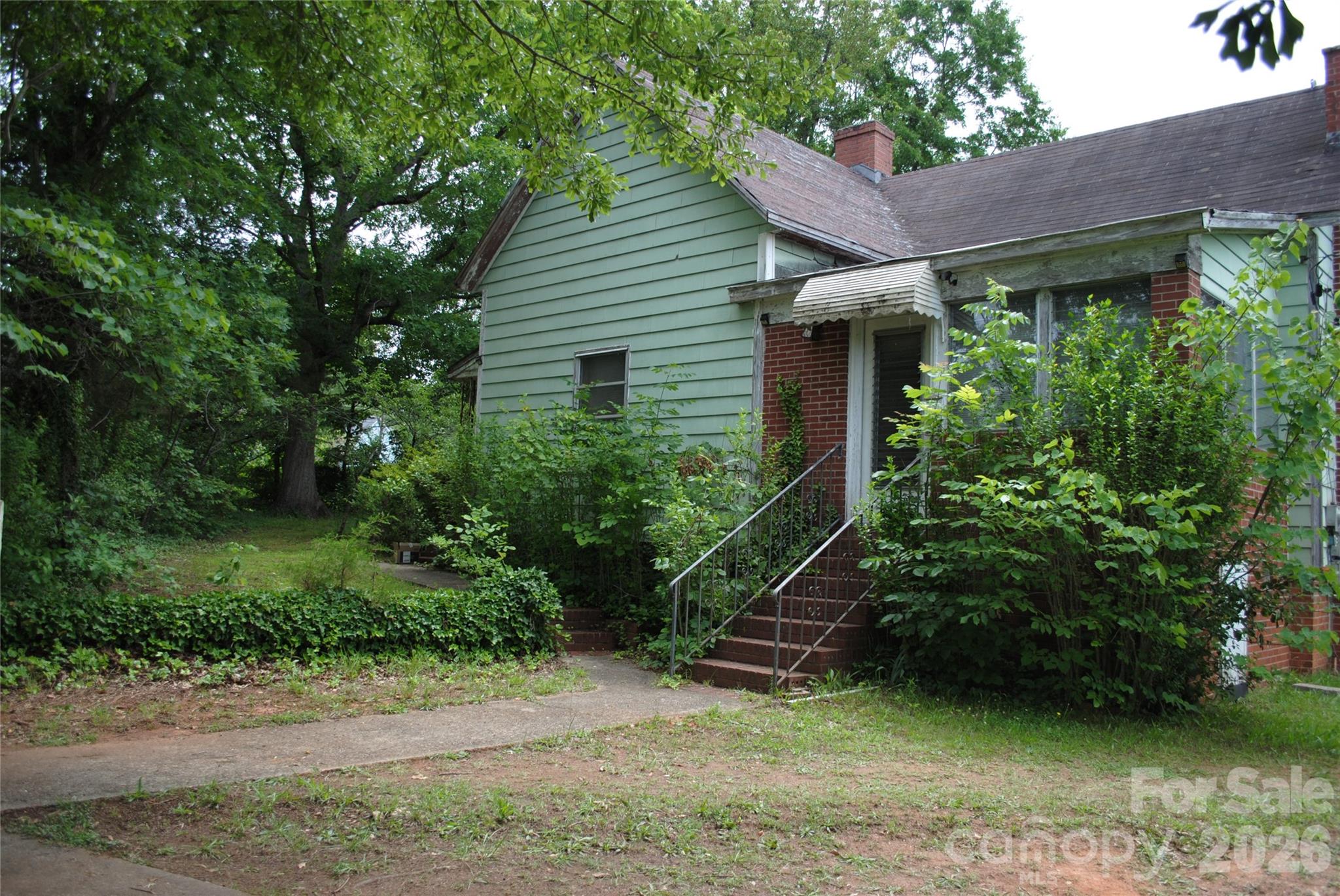 153 & 135 Caroleen Street Property Photo 17